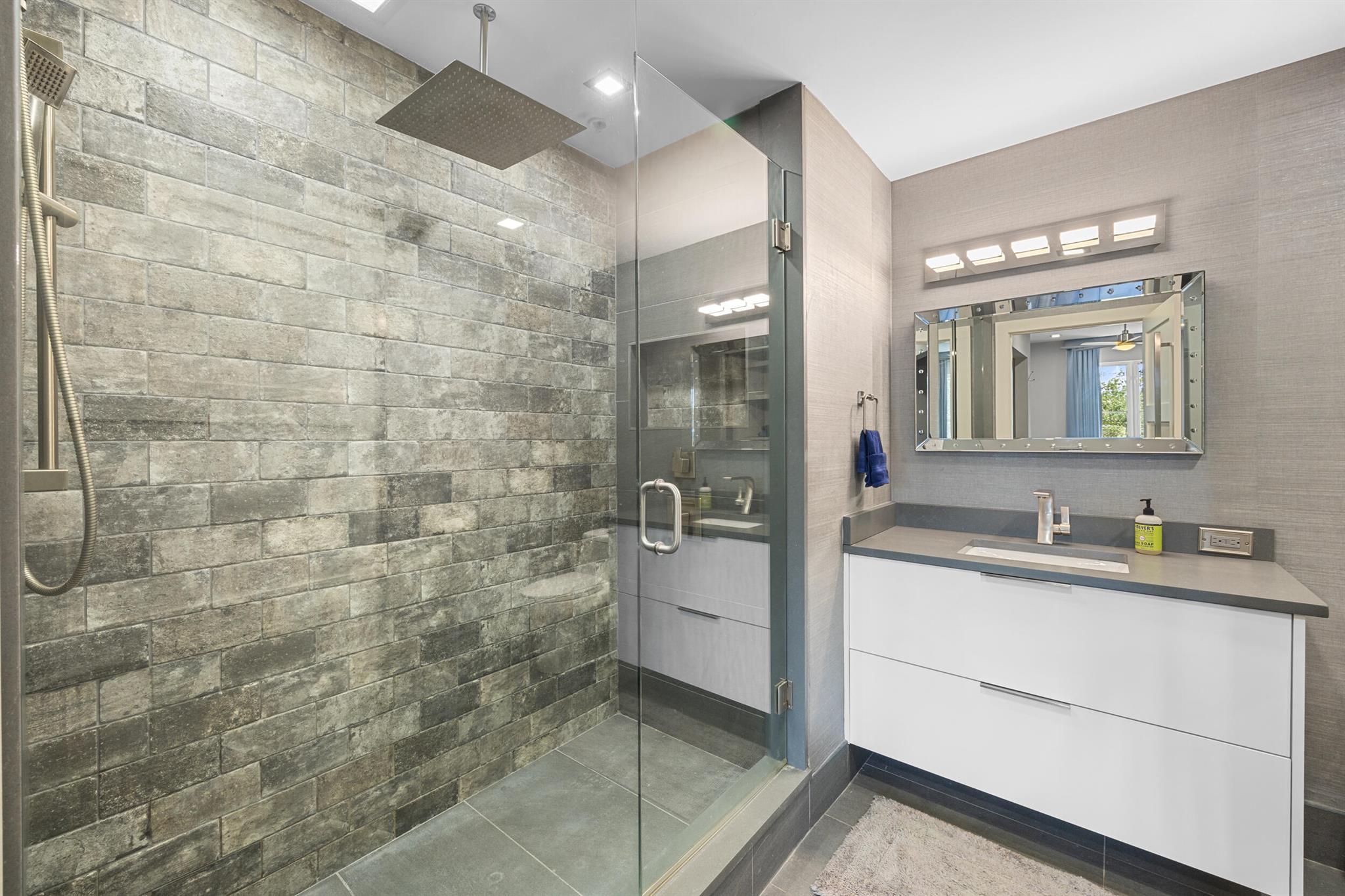 1155 Main 202 Street 202