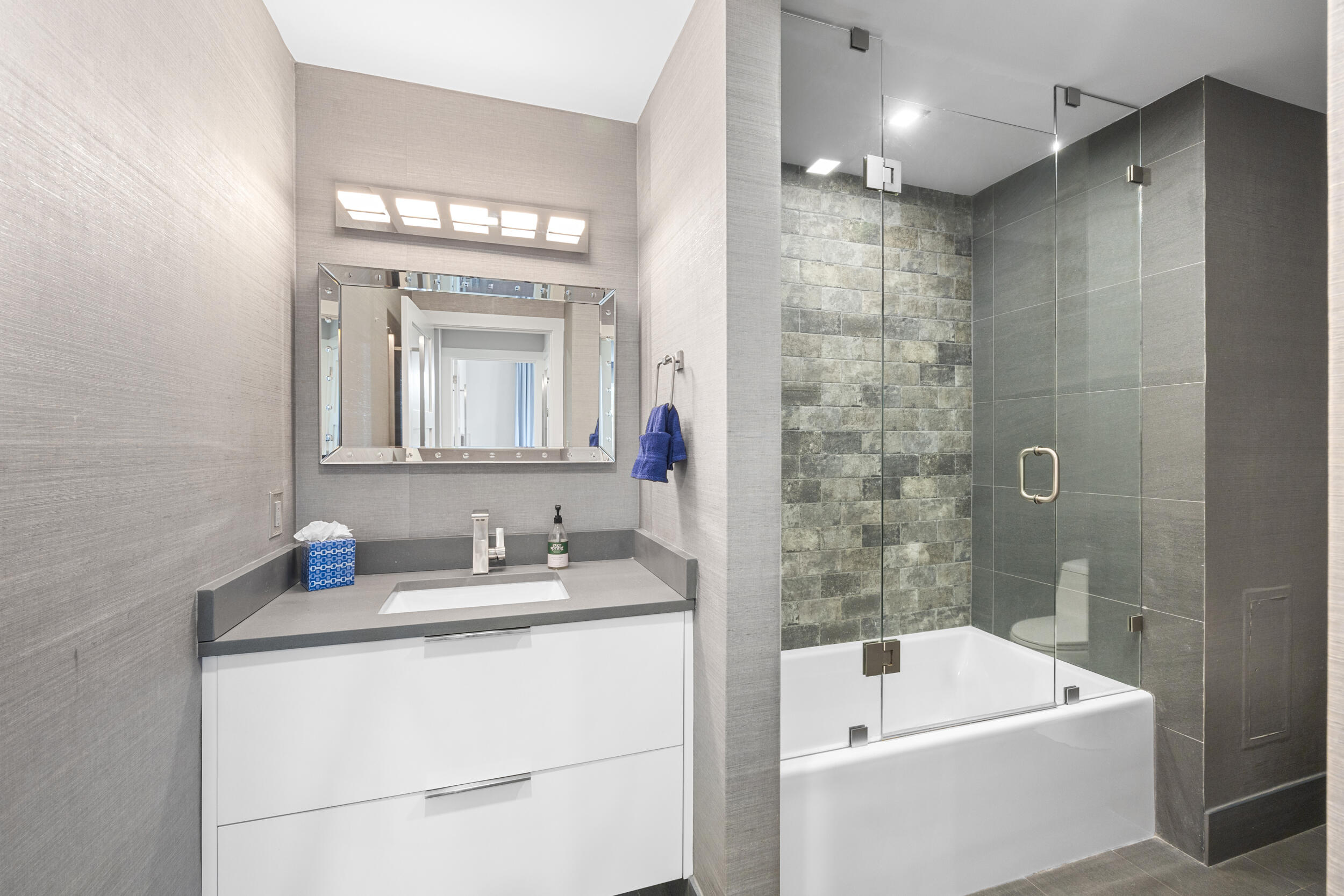 1155 Main 202 Street 202