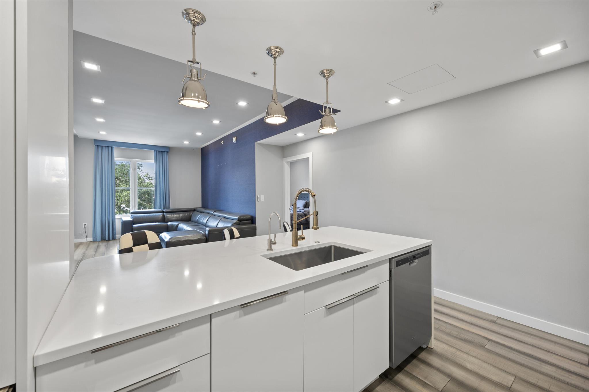 1155 Main 202 Street 202