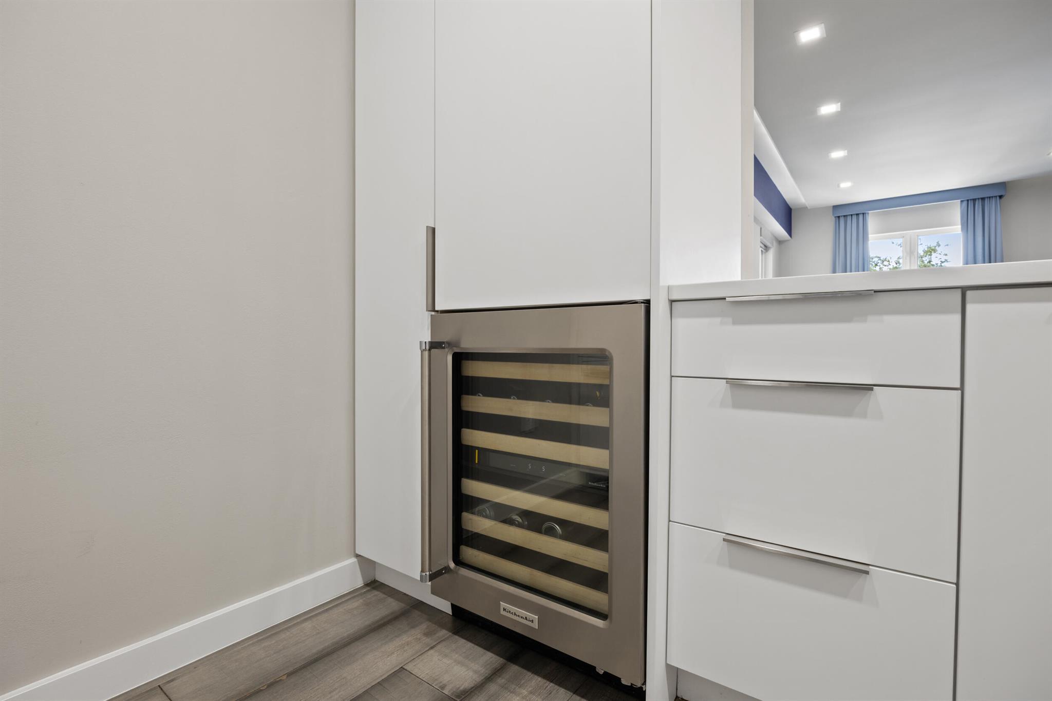 1155 Main 202 Street 202