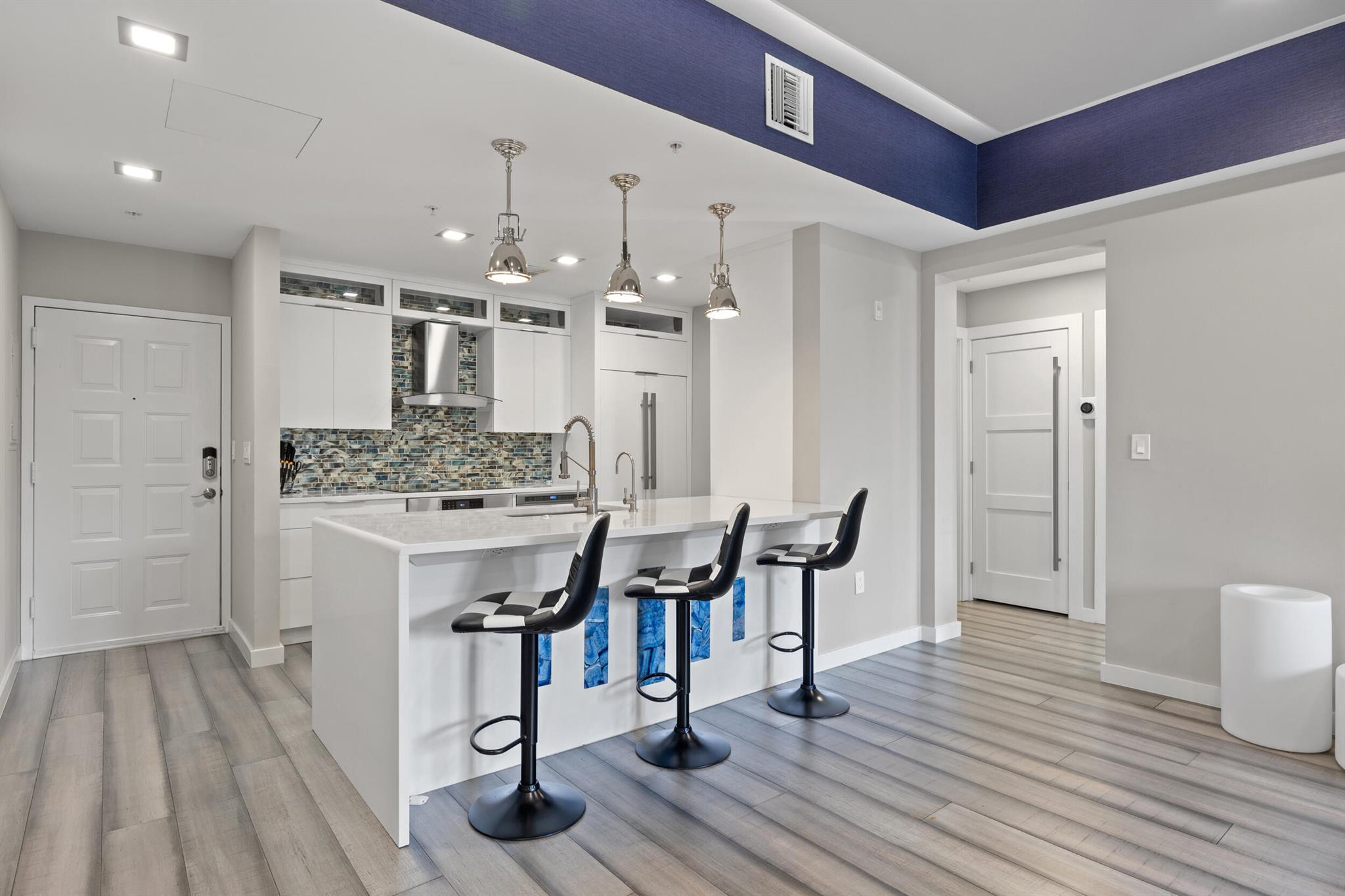 1155 Main 202 Street 202