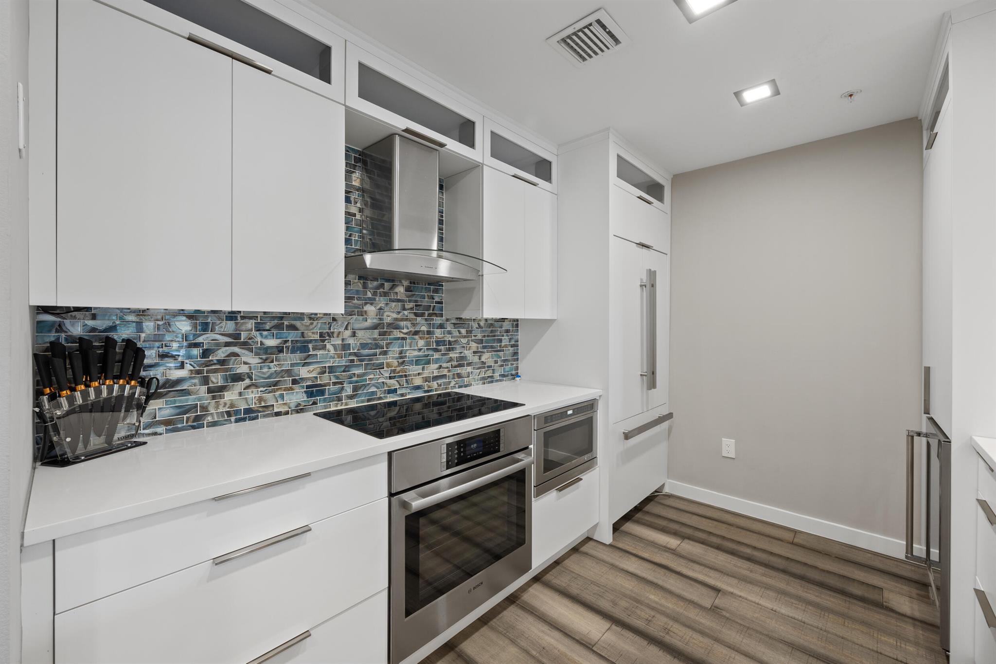 1155 Main 202 Street 202