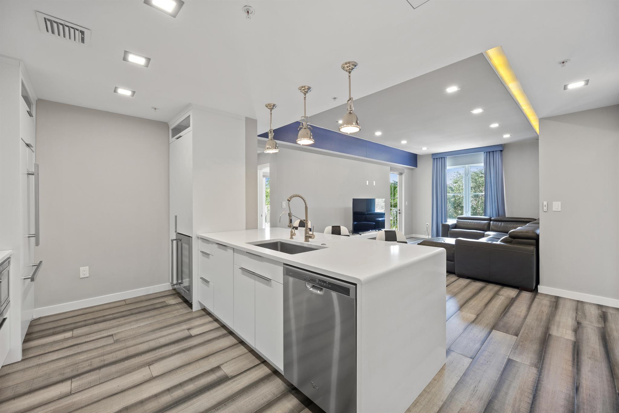 1155 Main 202 Street 202