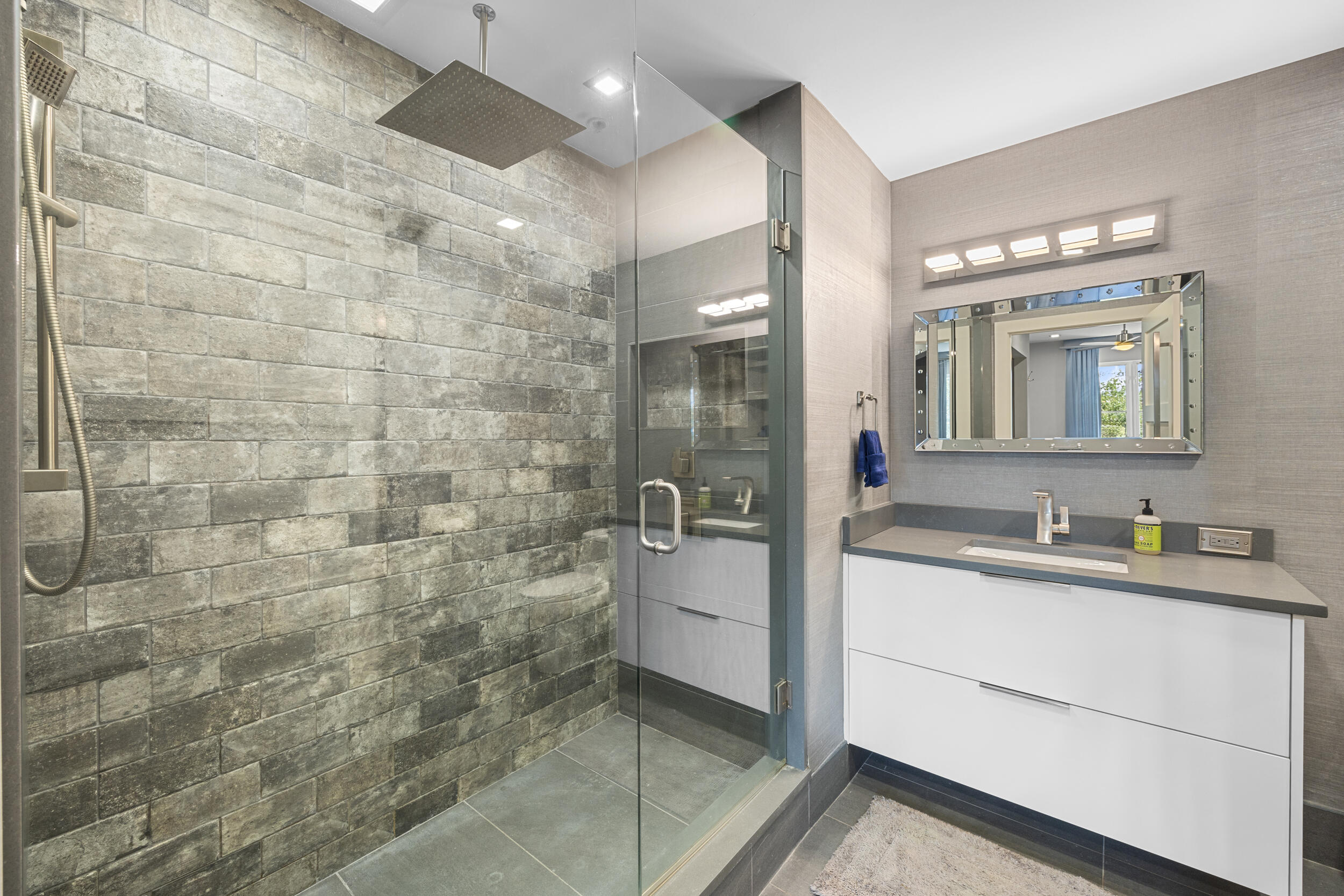 1155 Main 202 Street 202