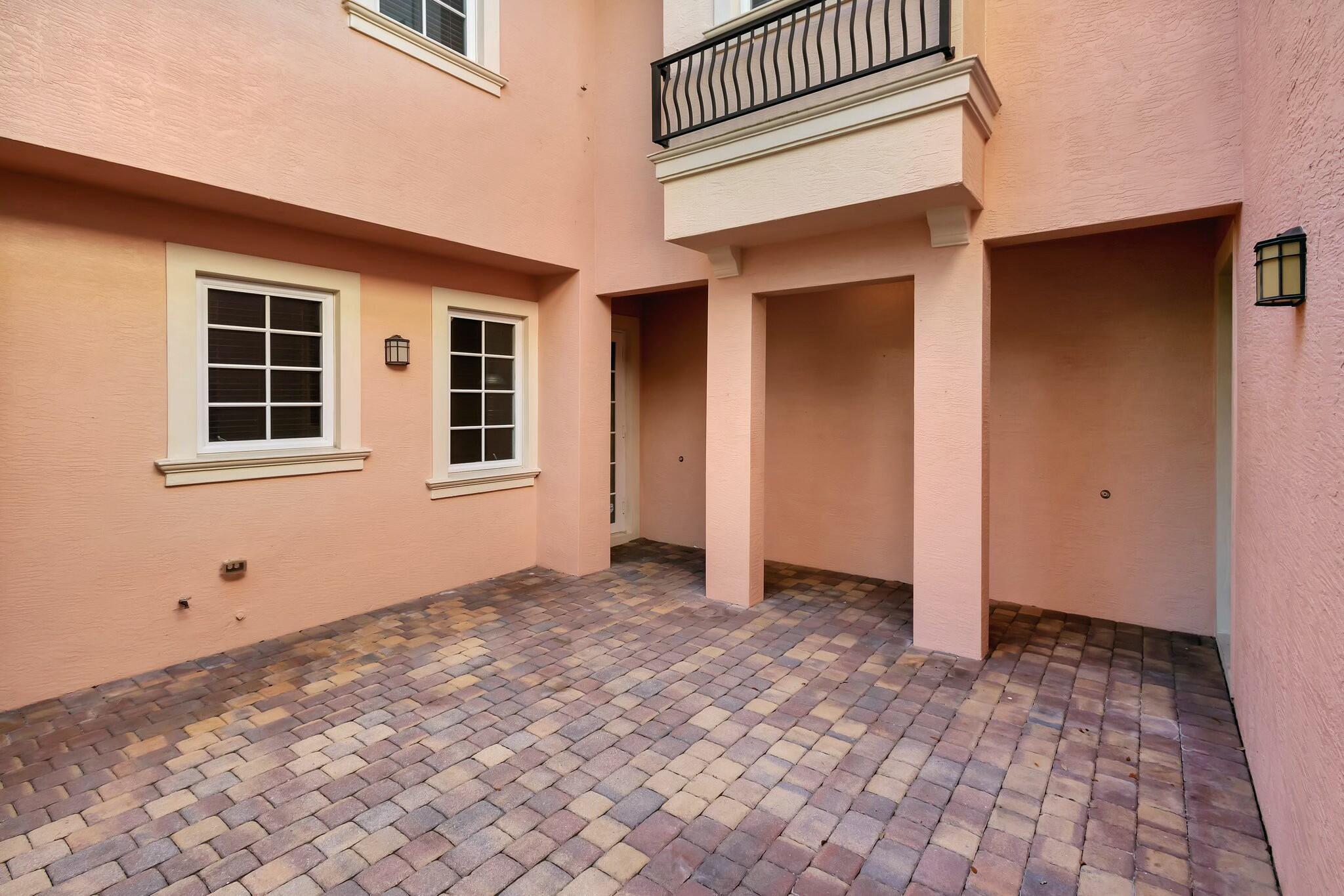 126 Lismore Lane
