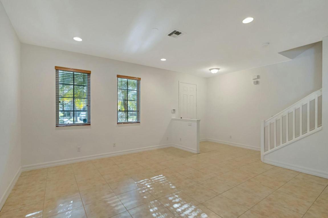 126 Lismore Lane