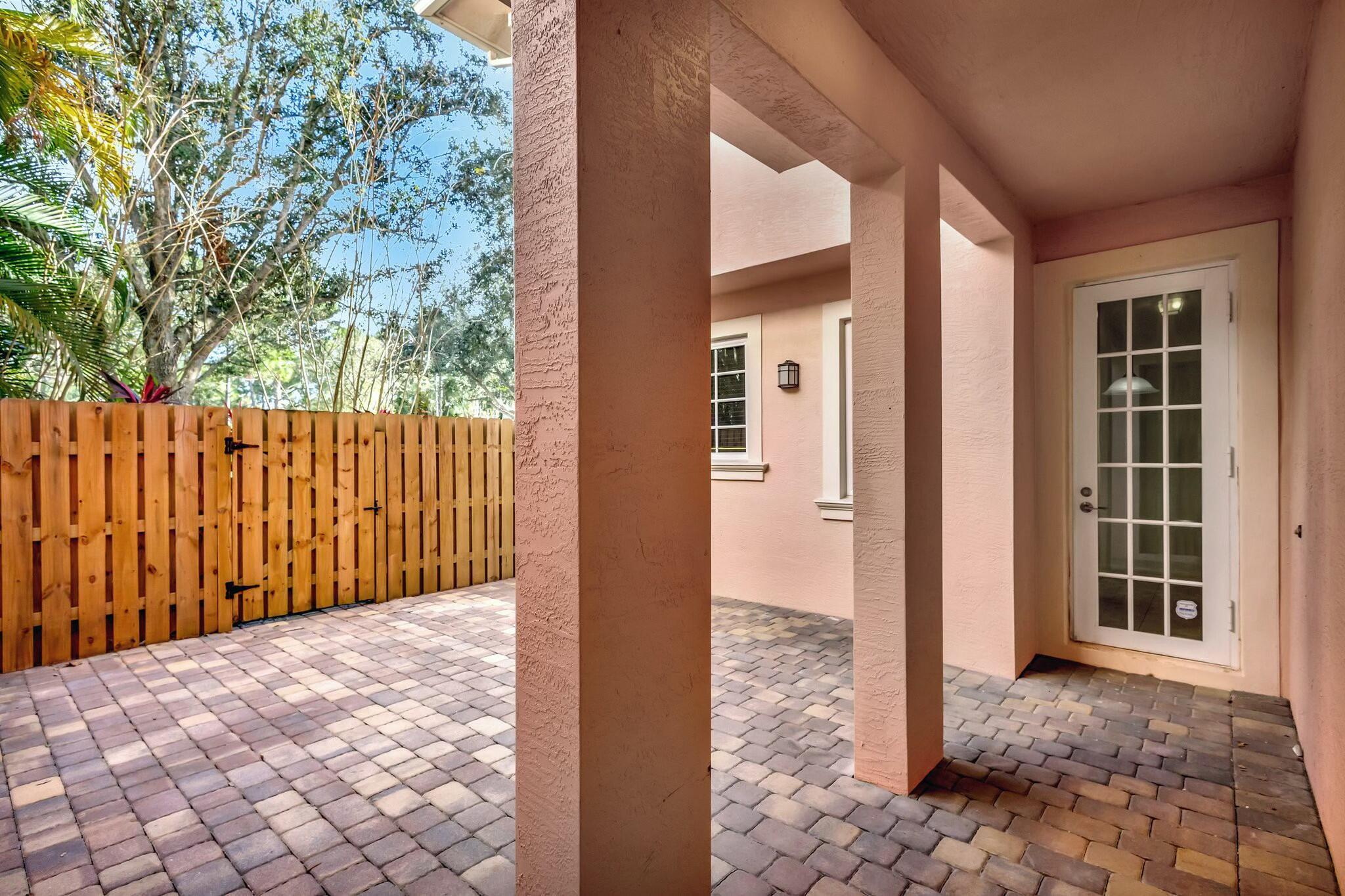 126 Lismore Lane