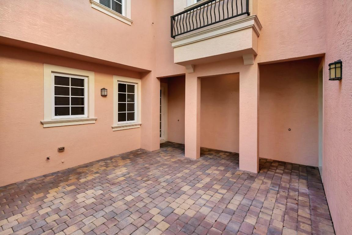 126 Lismore Lane