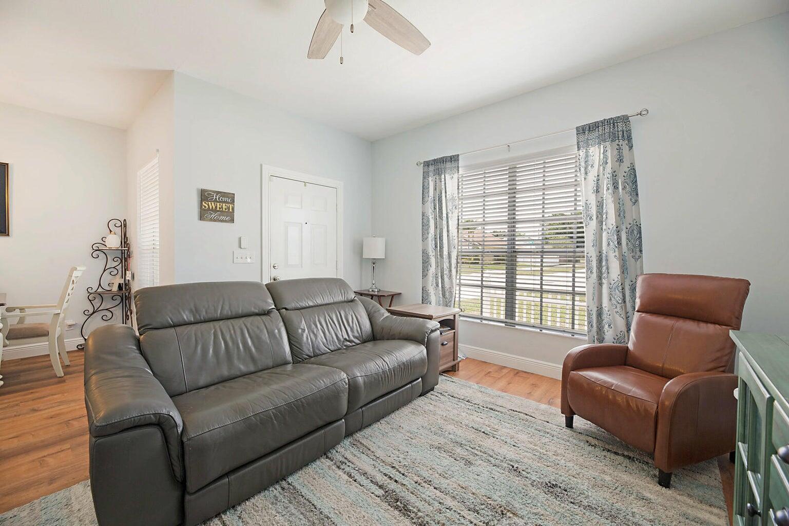 6378 Hollywood Street