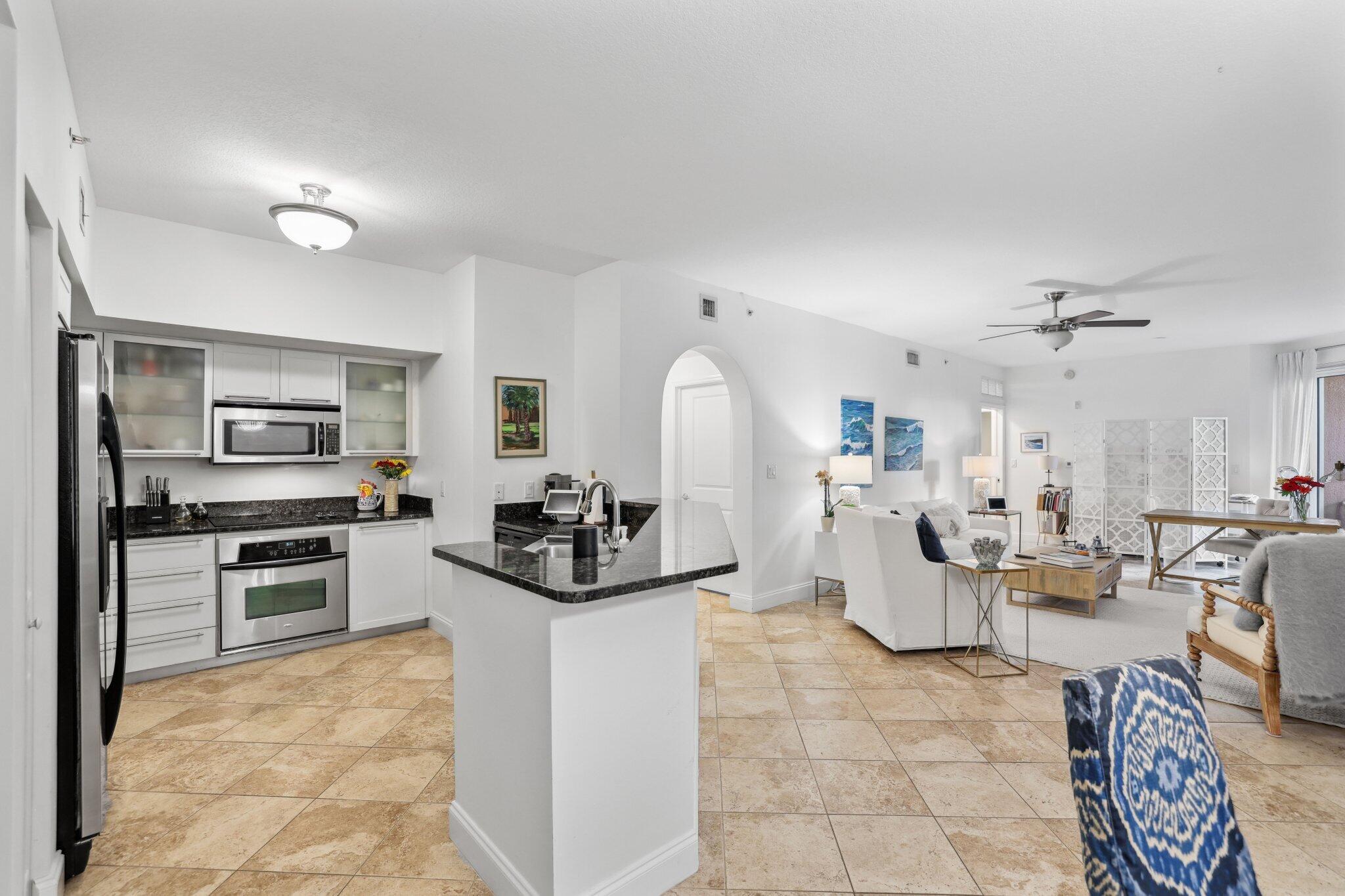 225 NE 1st Street 204