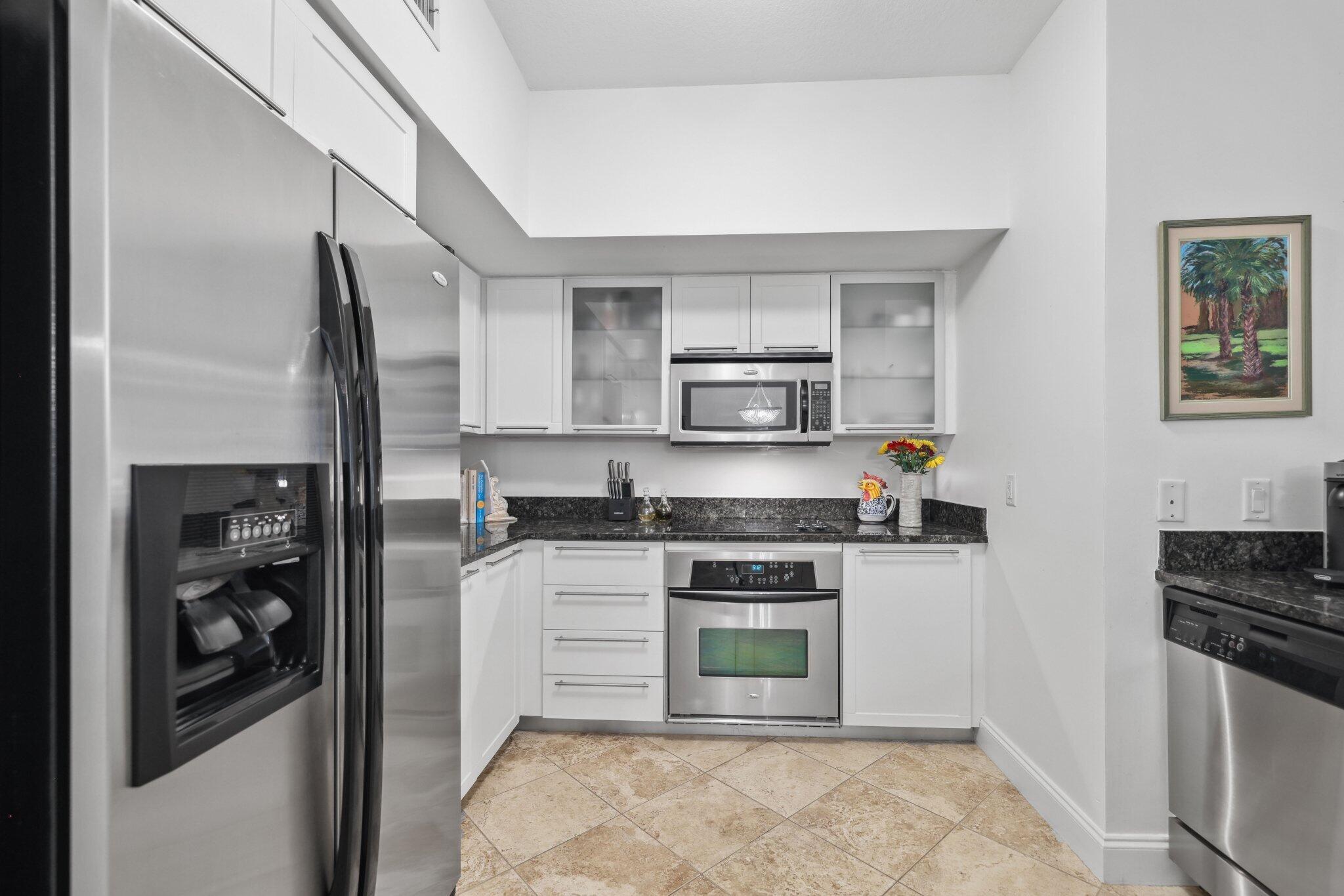 225 NE 1st Street 204