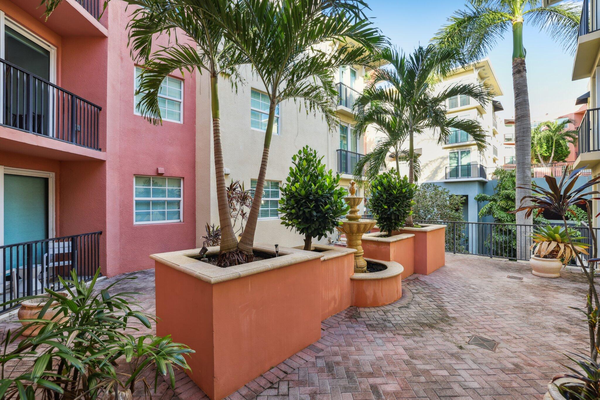 225 NE 1st Street 204
