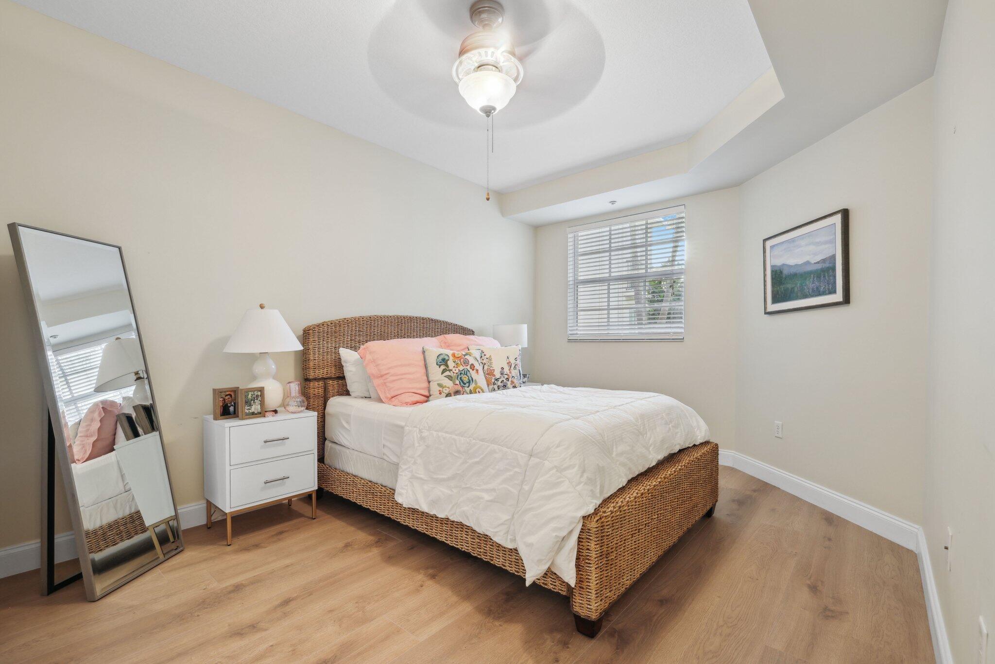 225 NE 1st Street 204