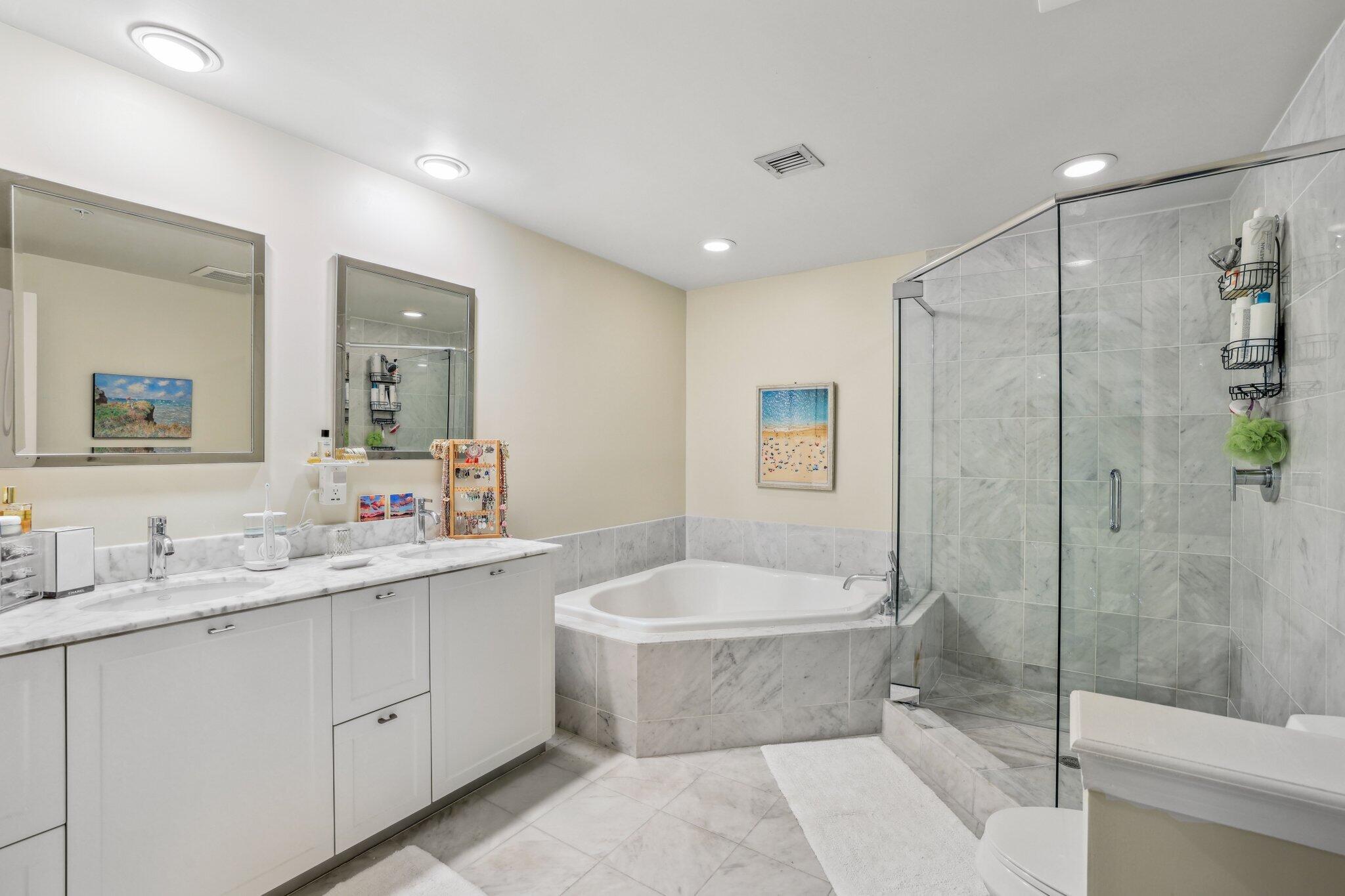 225 NE 1st Street 204