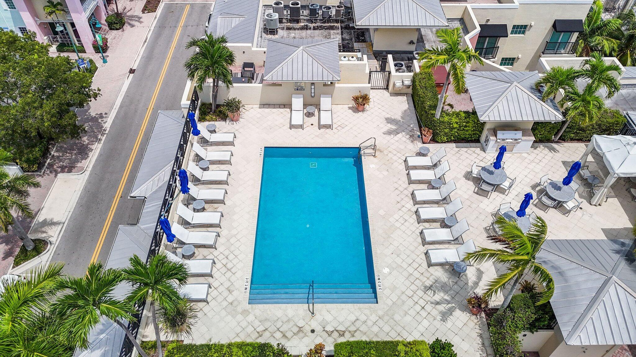 225 NE 1st Street 204