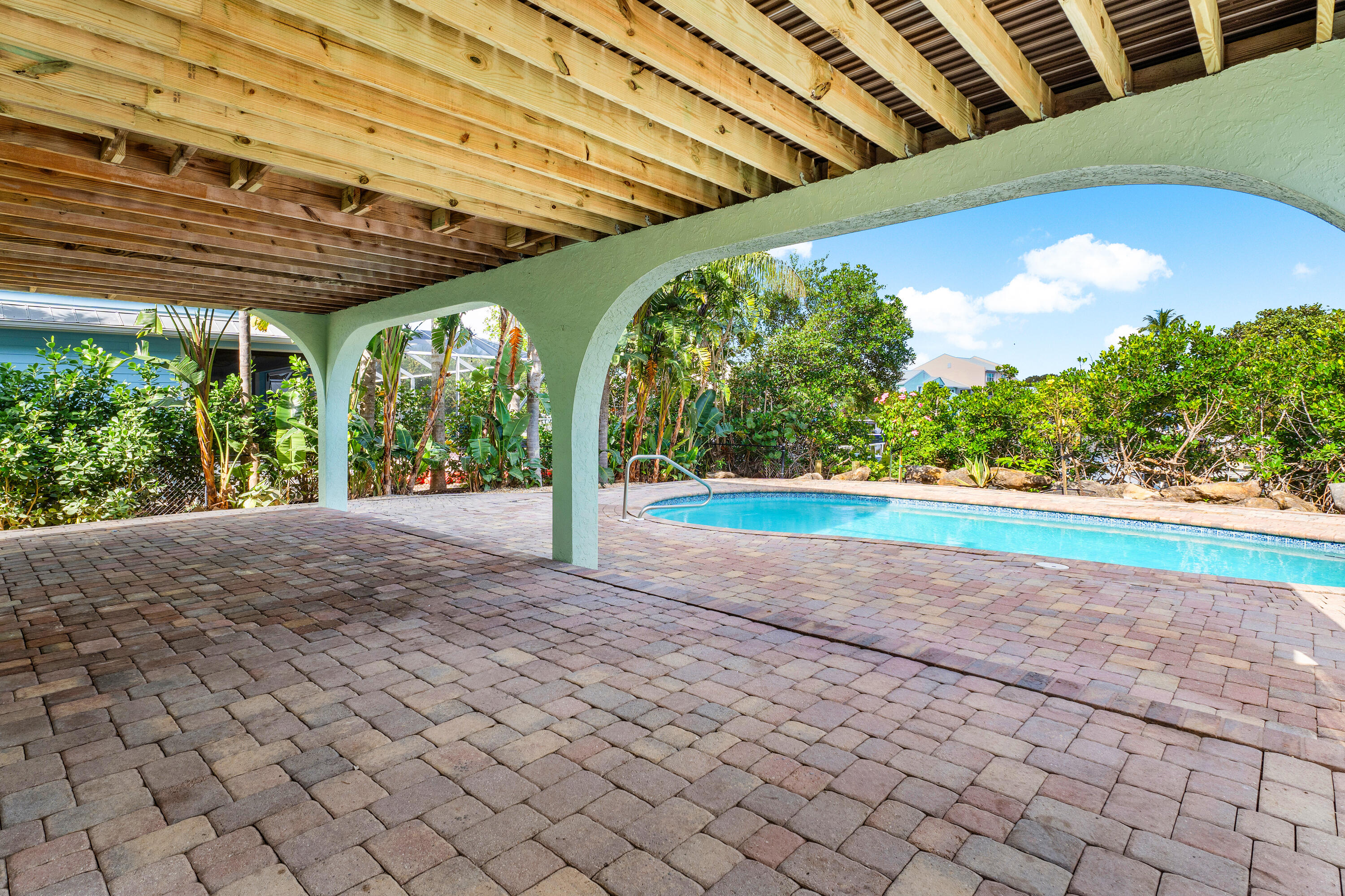 4239 SE Whiticar Way