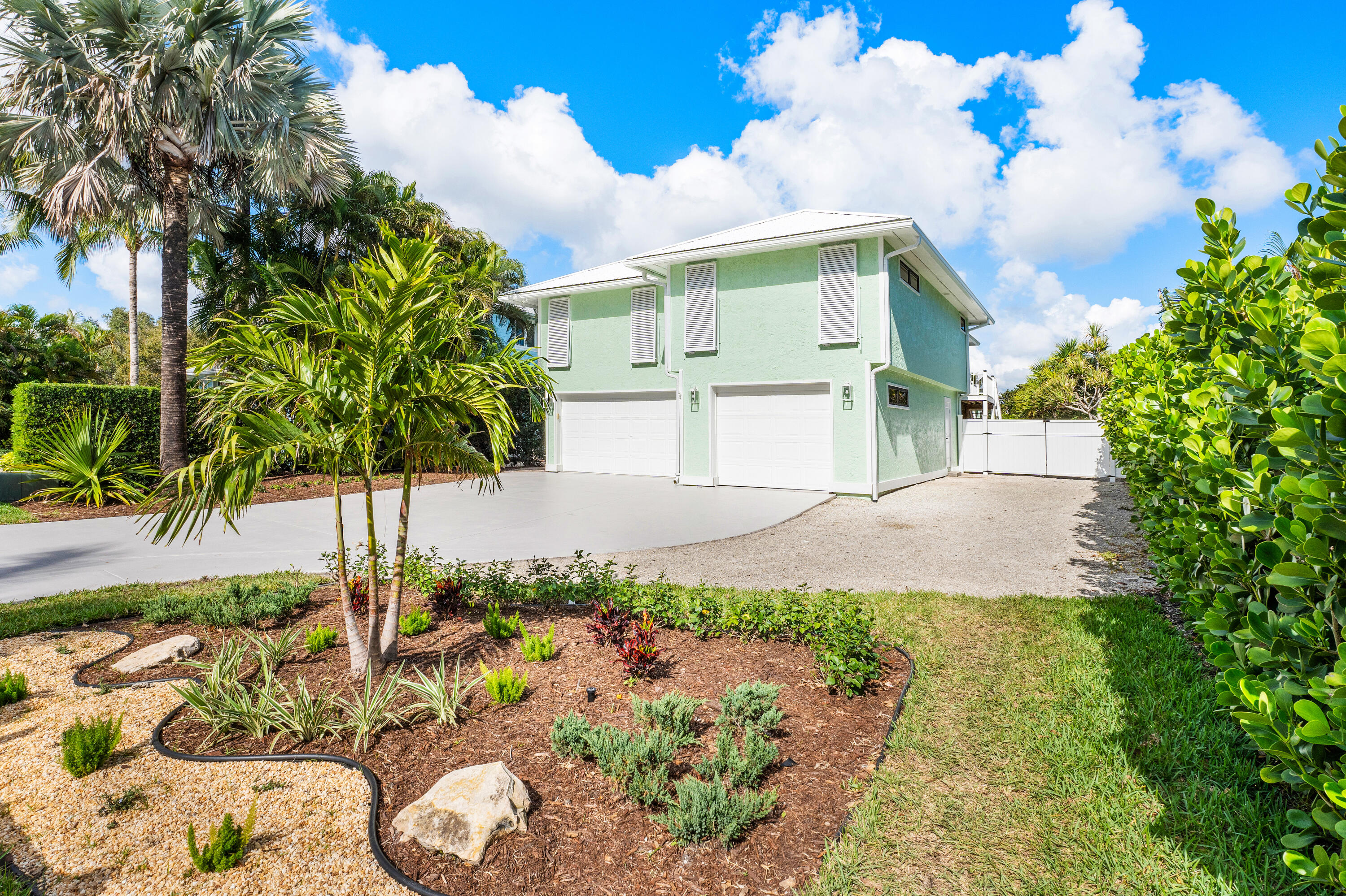 4239 SE Whiticar Way