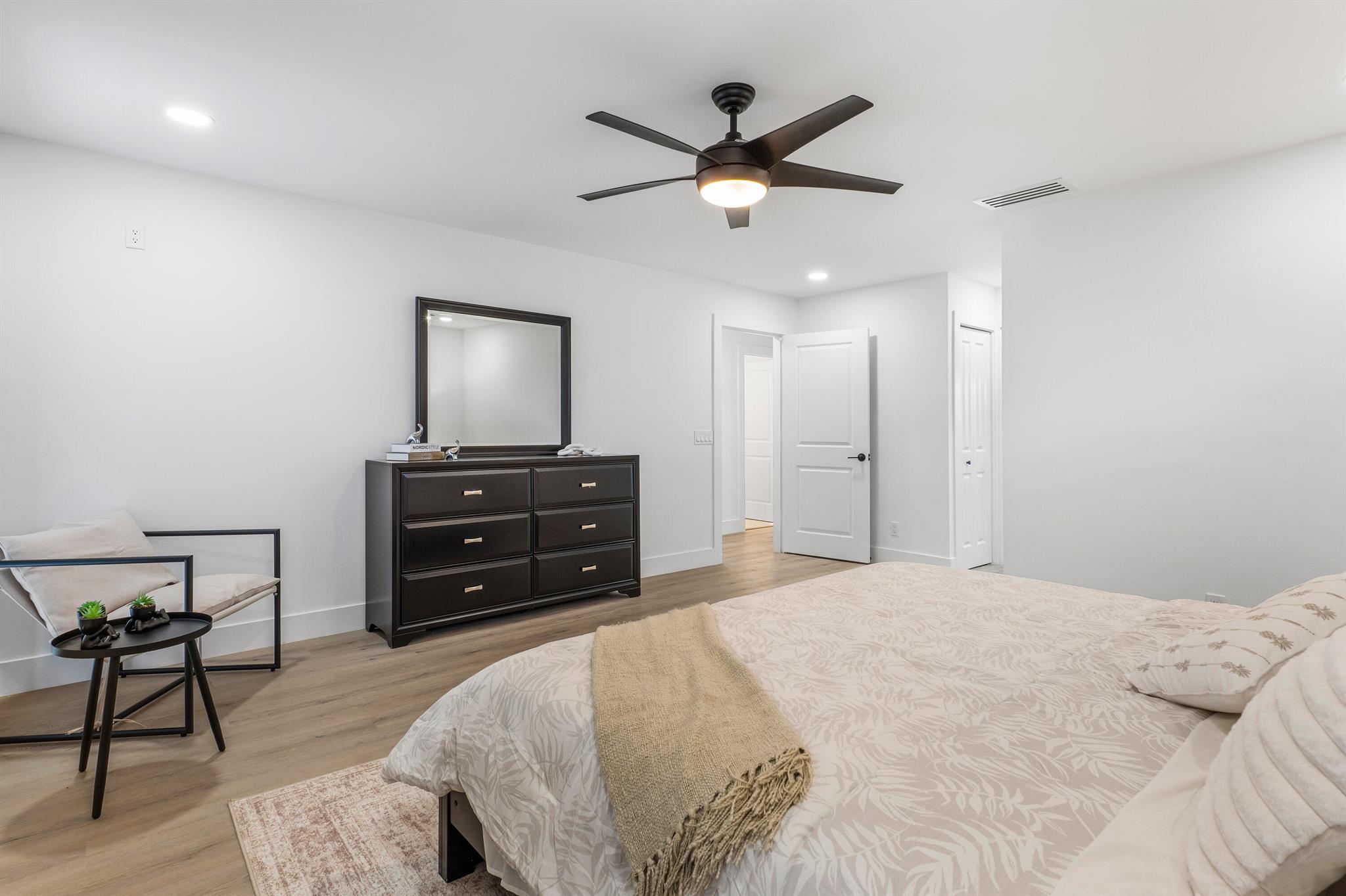 4239 SE Whiticar Way