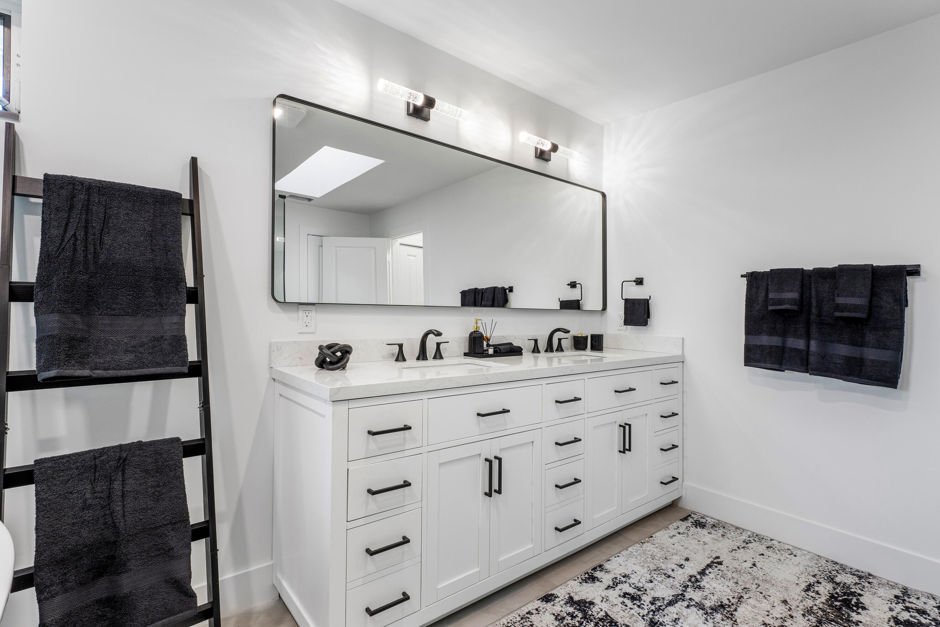 4239 SE Whiticar Way