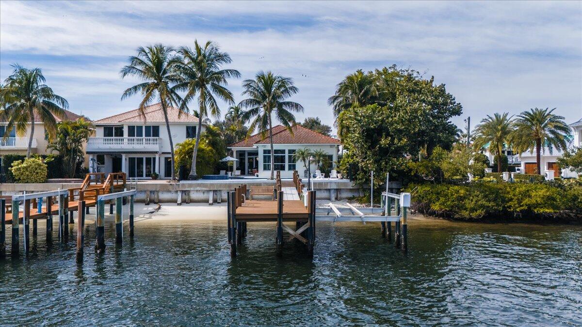 714 Sandy Point Lane