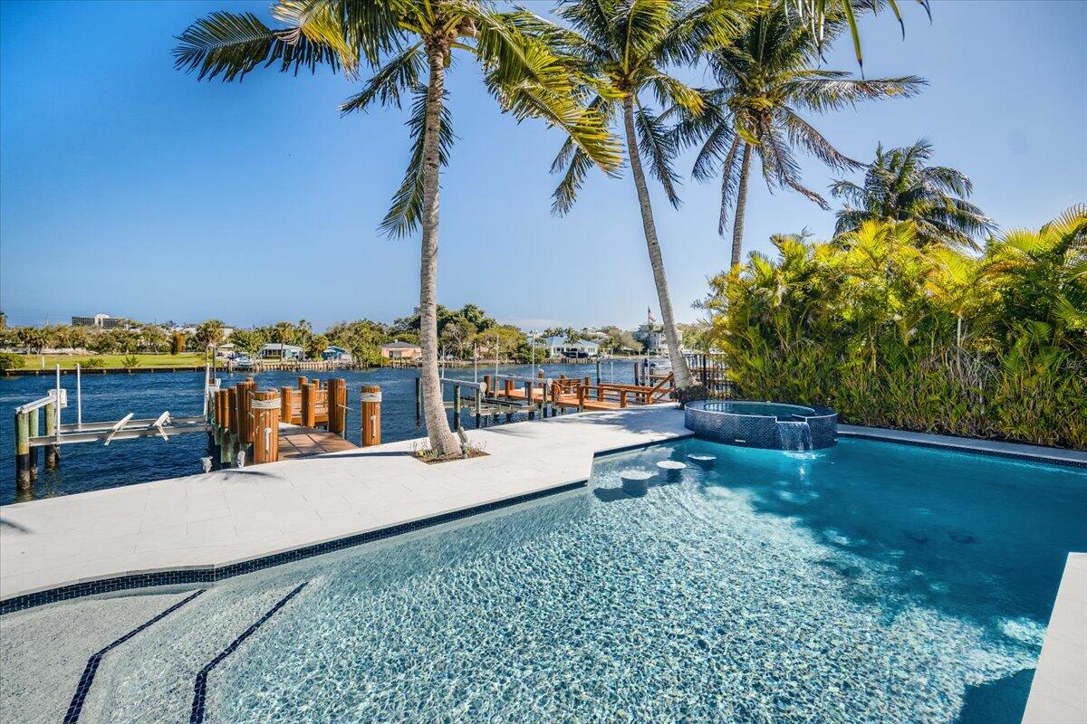 714 Sandy Point Lane