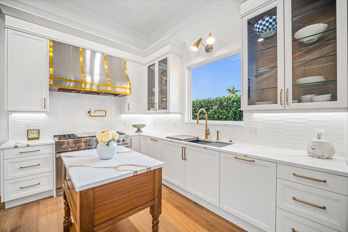 714 Sandy Point Lane