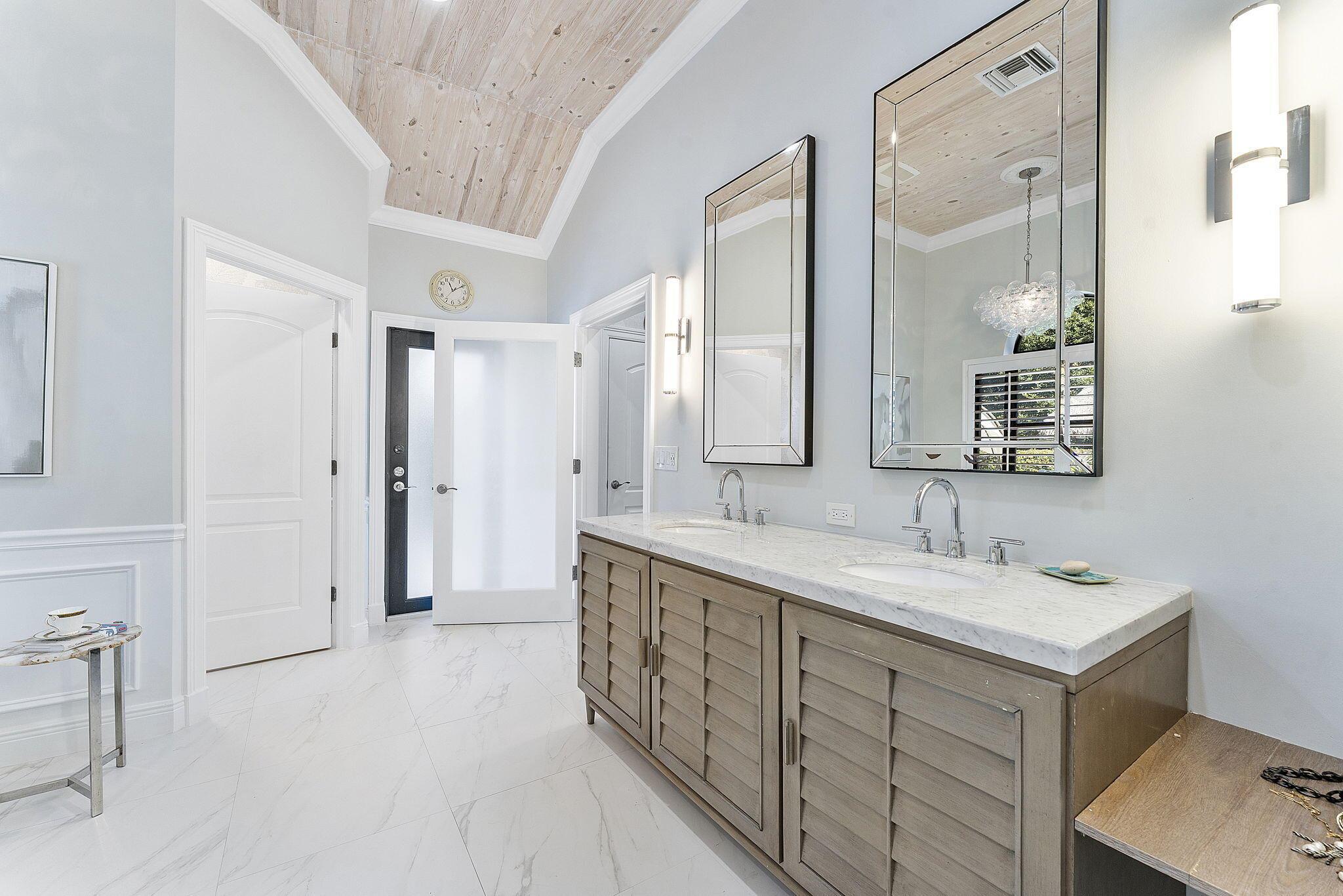 12645 Oak Arbor Drive