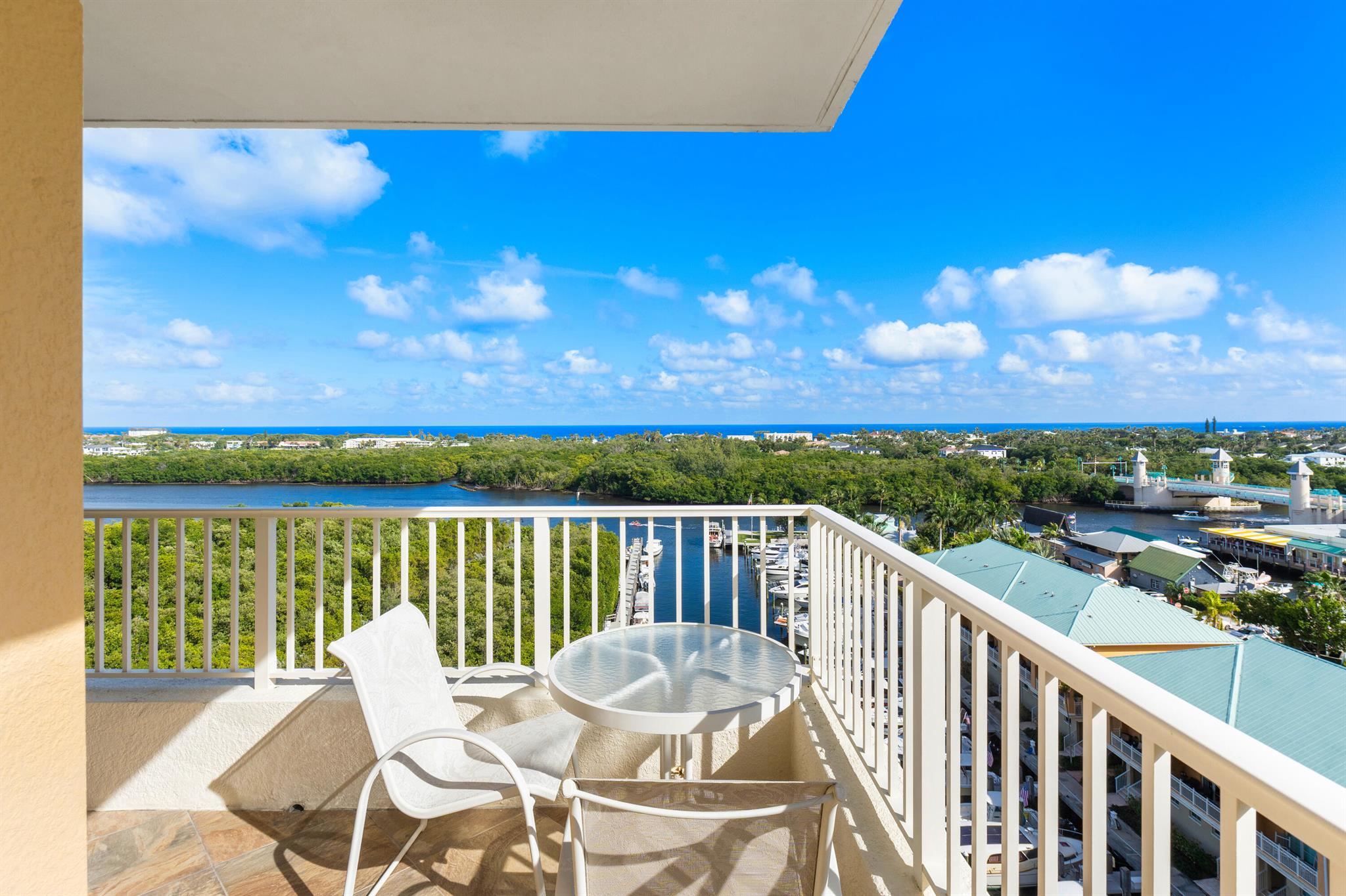 700 E Boulevard 1001