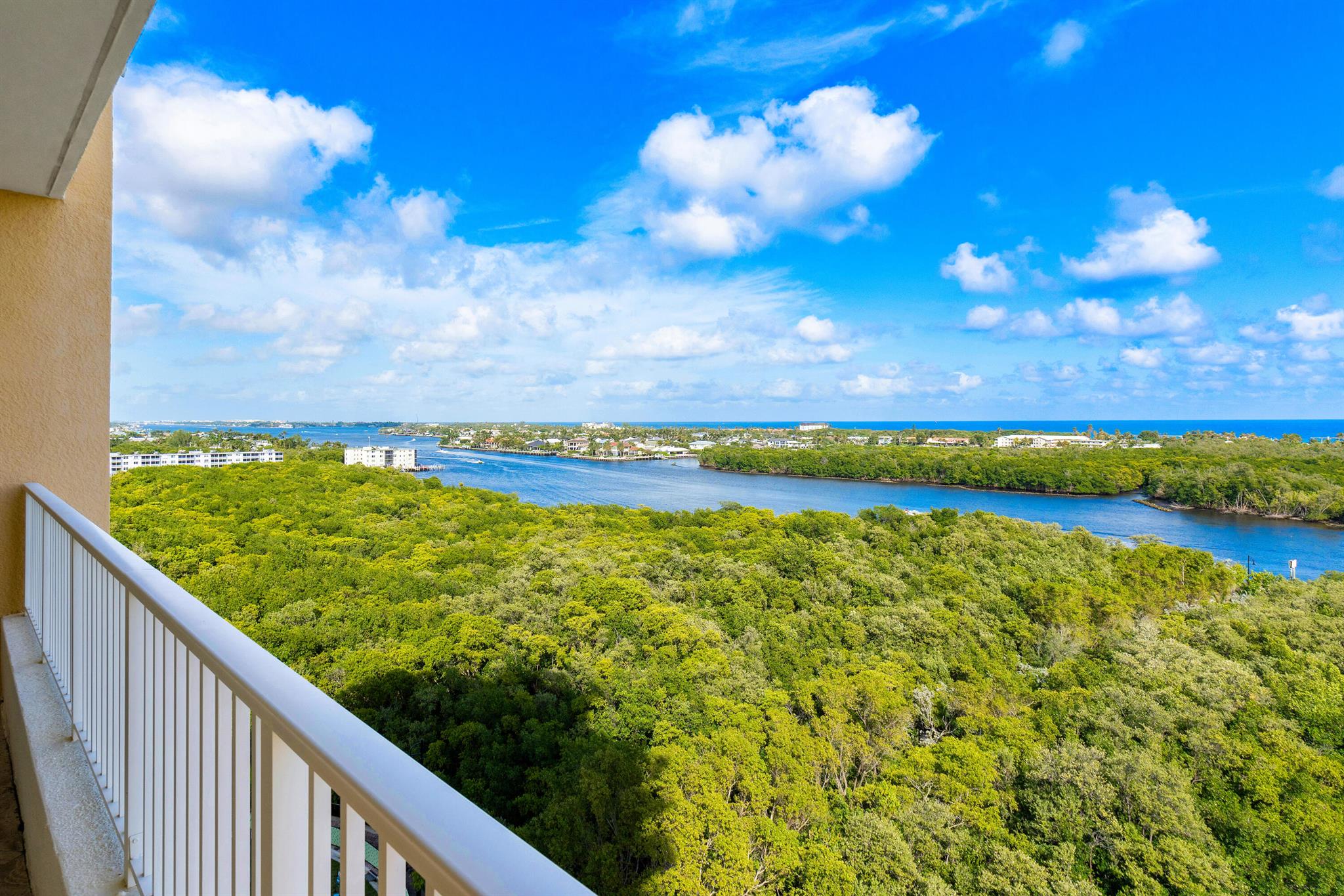 700 E Boulevard 1001