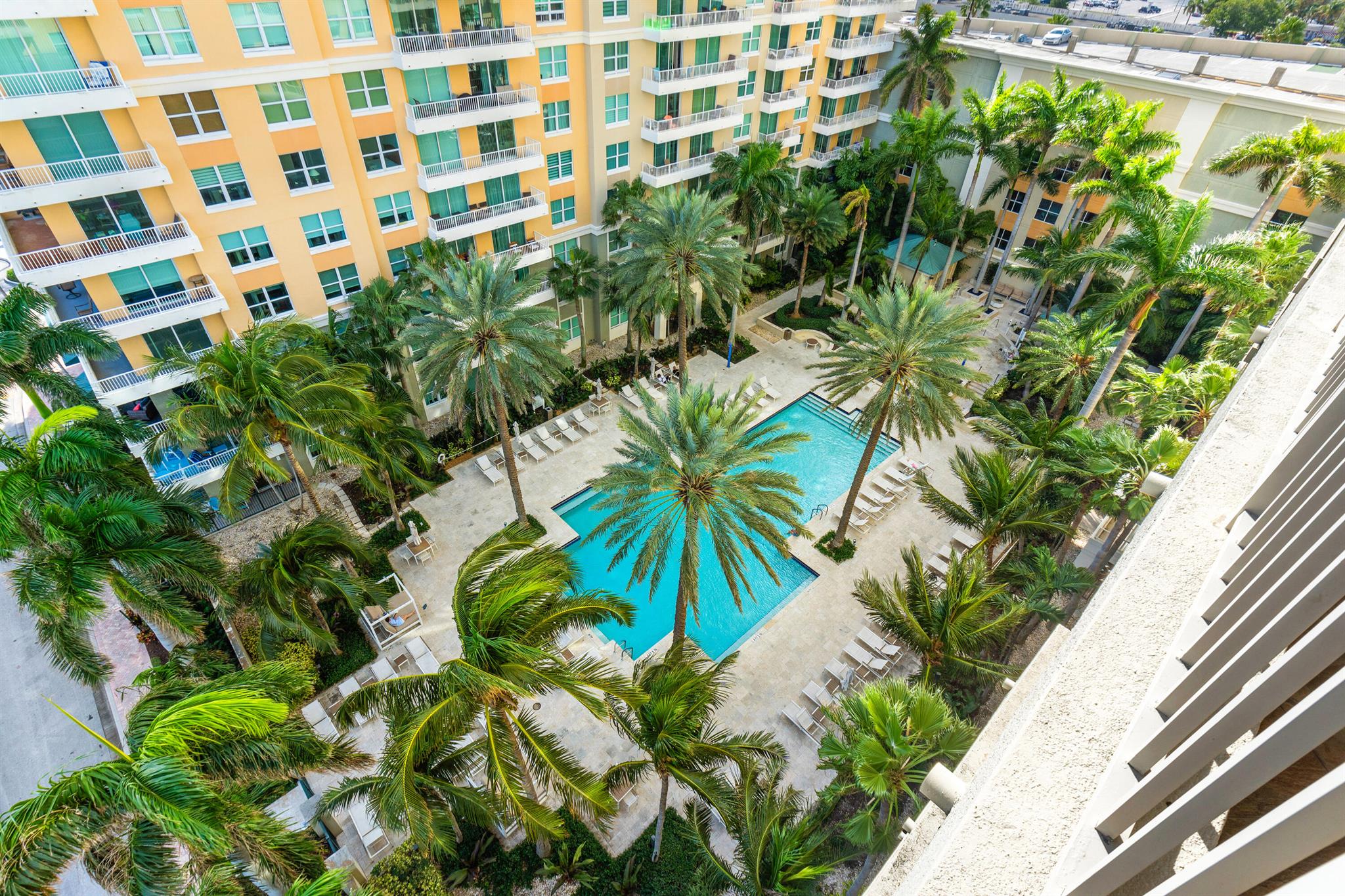 700 E Boulevard 1001