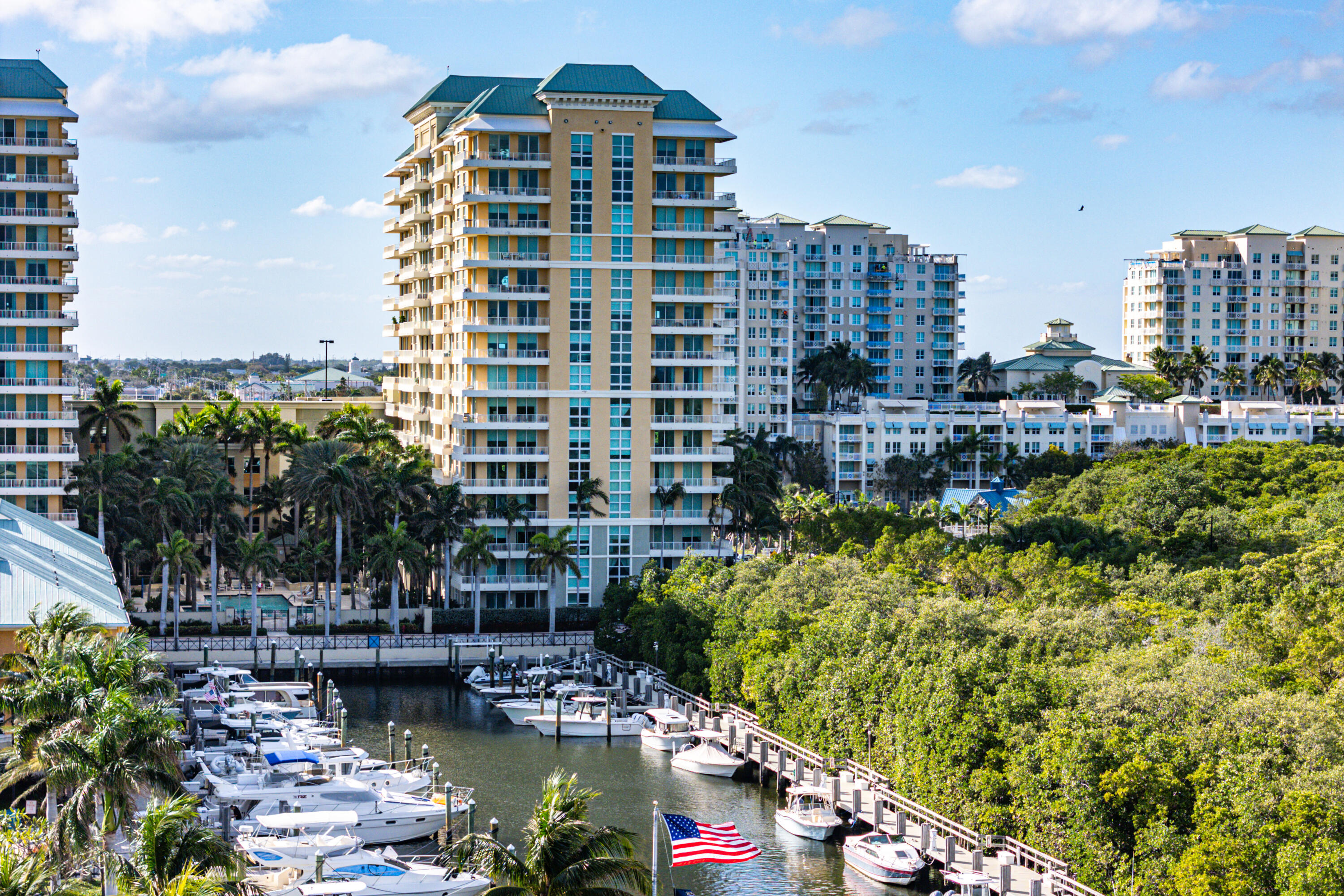 700 E Boulevard 1001