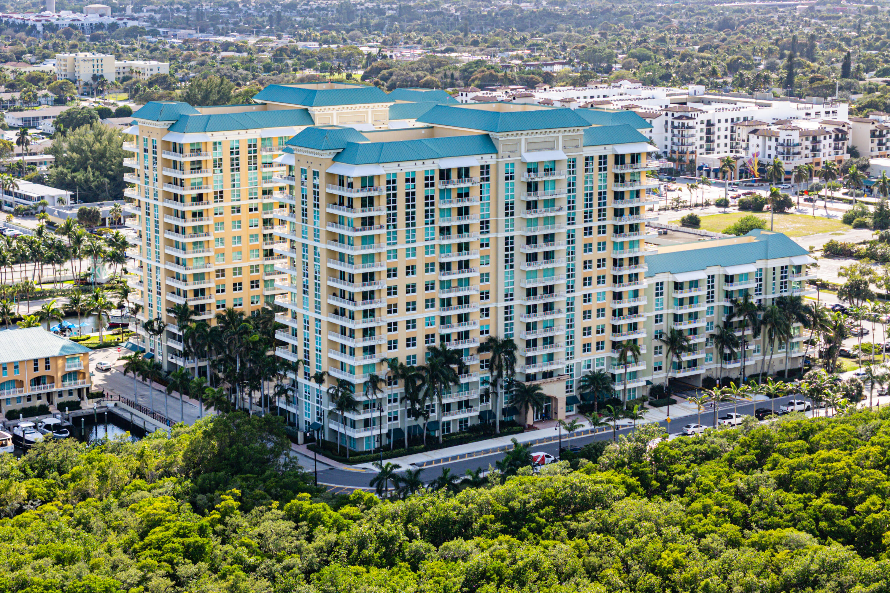 700 E Boulevard 1001