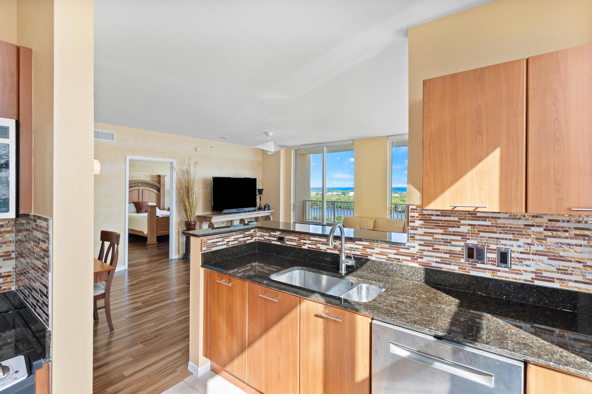 700 E Boulevard 1001