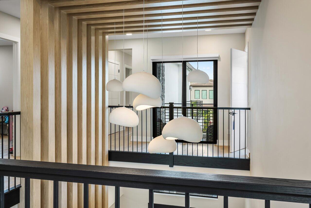 9900 Espresso Manor