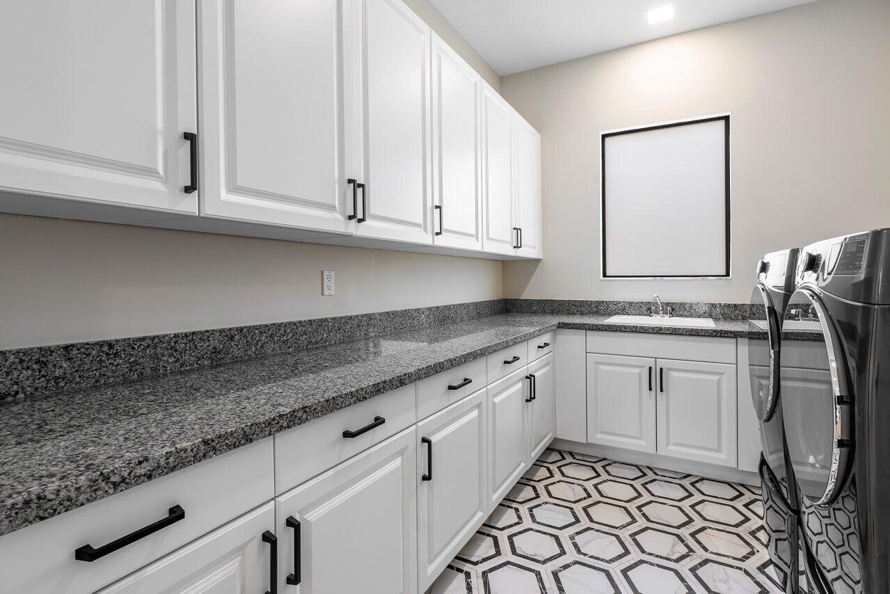 9900 Espresso Manor