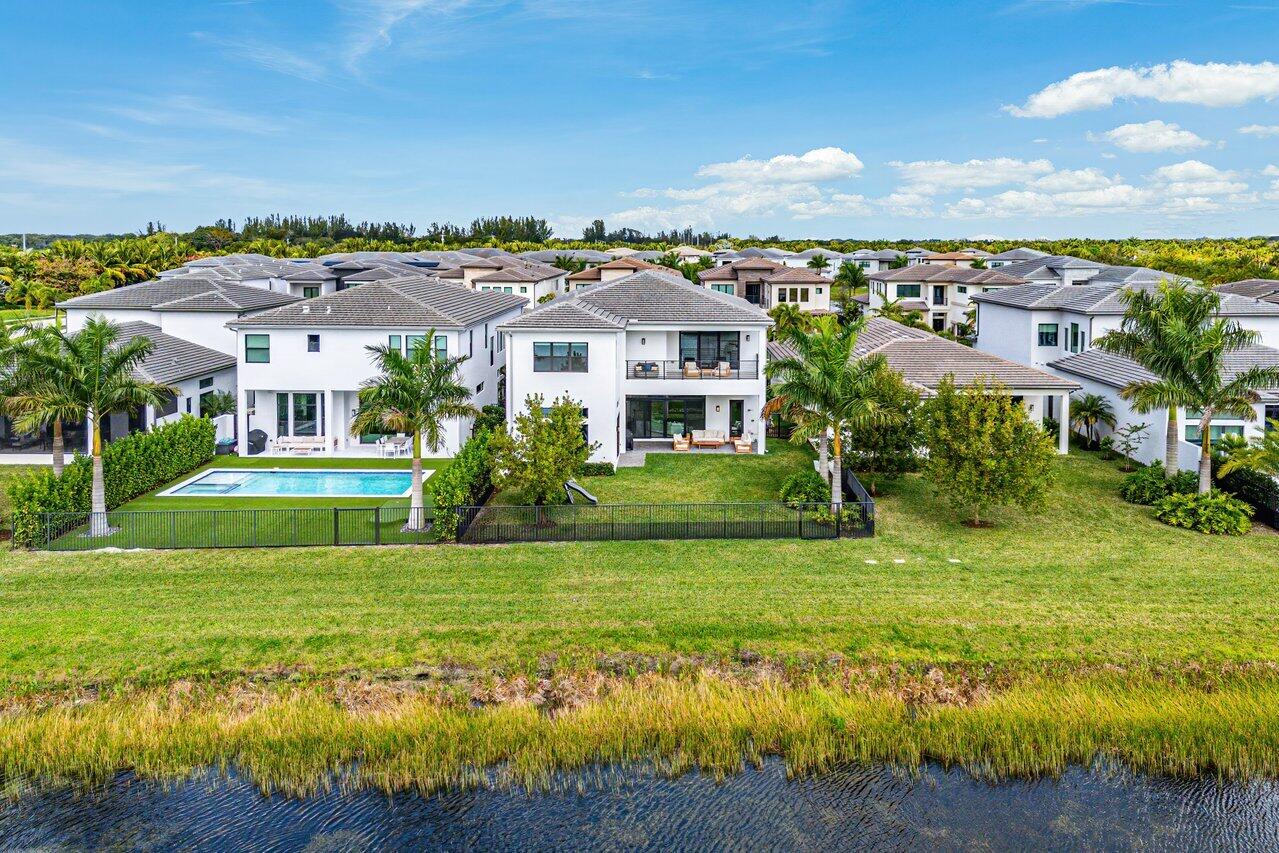 9900 Espresso Manor