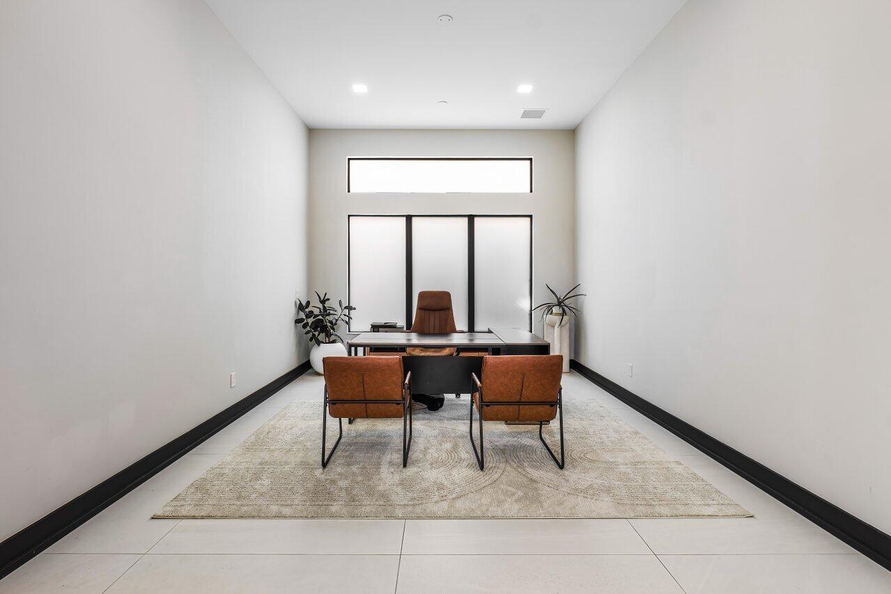 9900 Espresso Manor