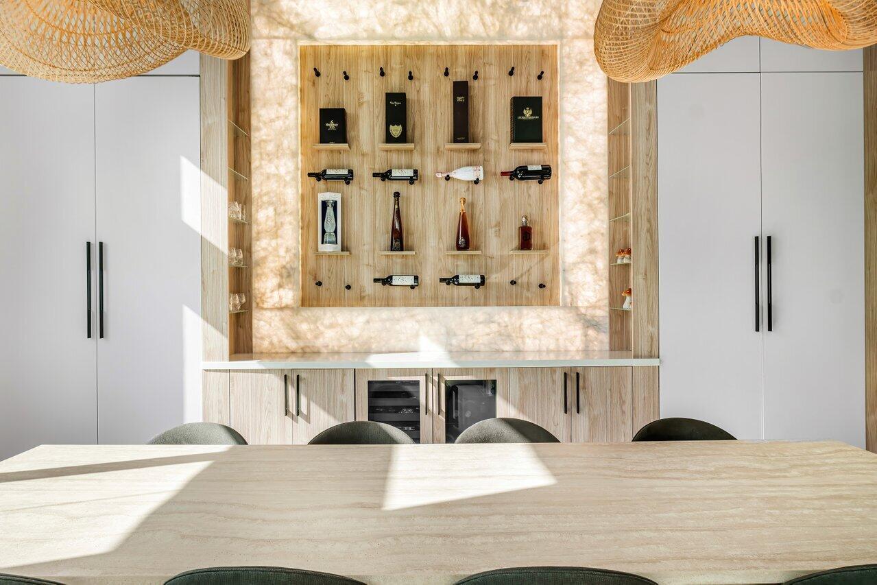 9900 Espresso Manor