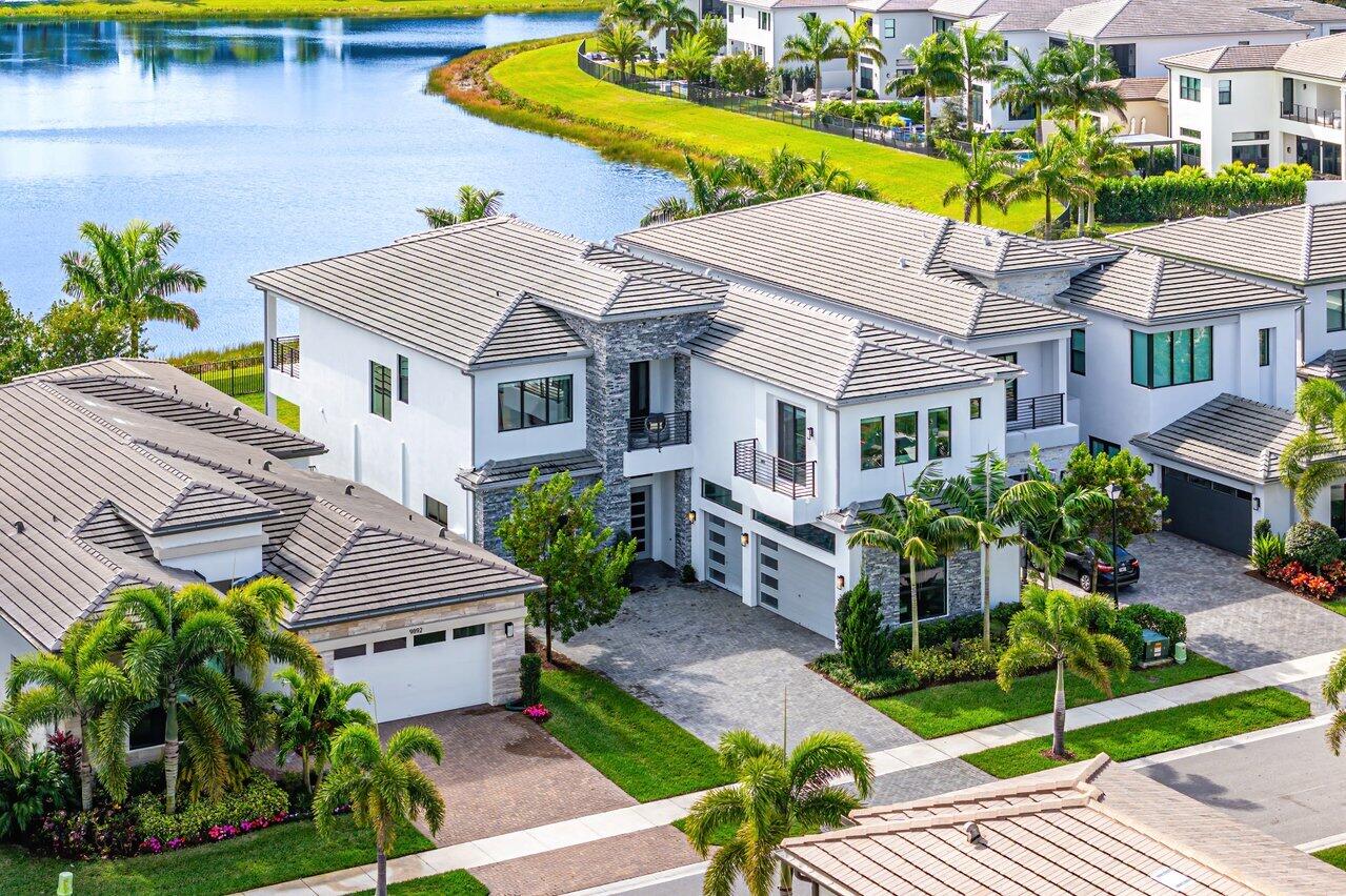 9900 Espresso Manor