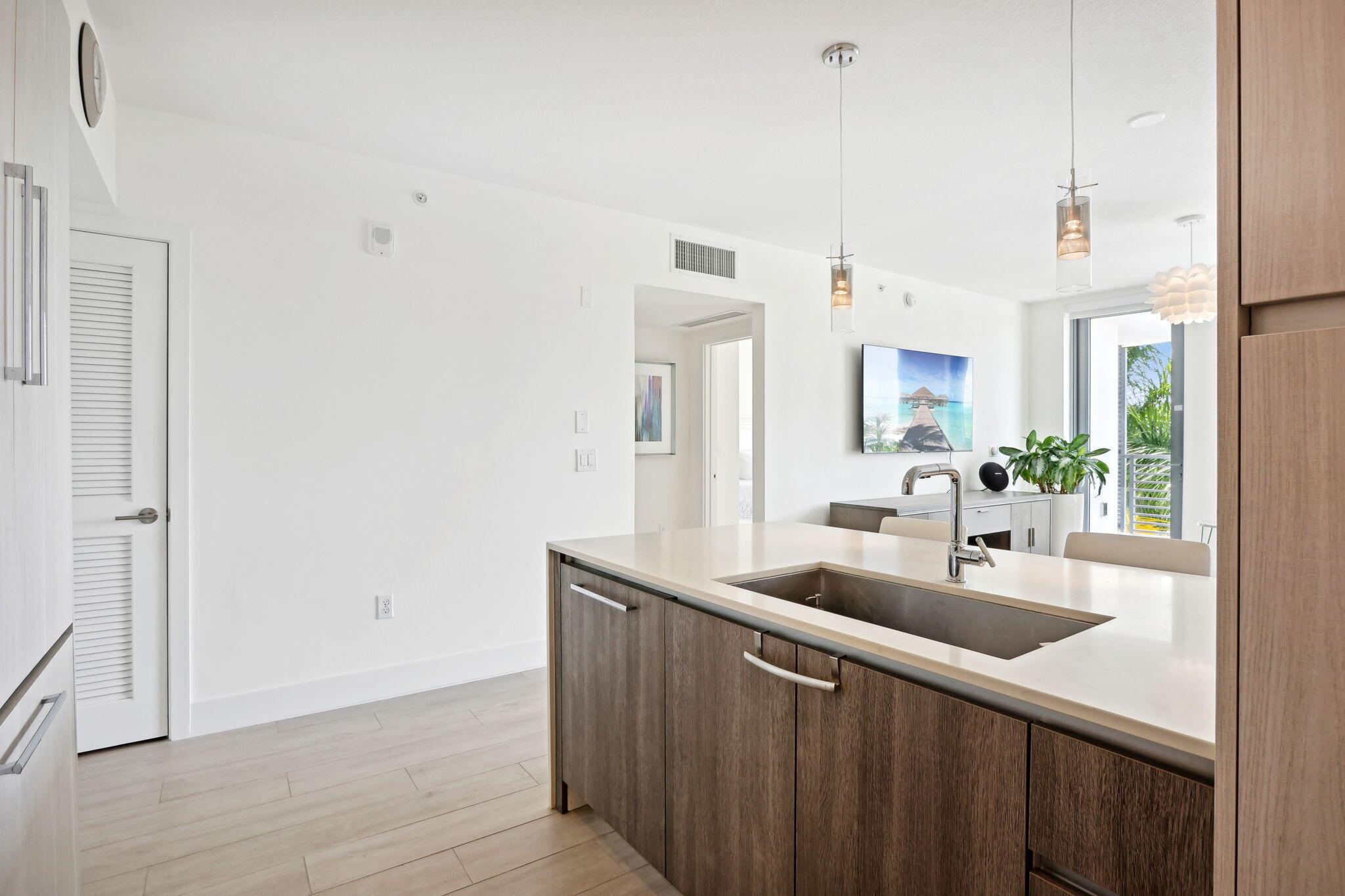 111 SE 1st Avenue 412