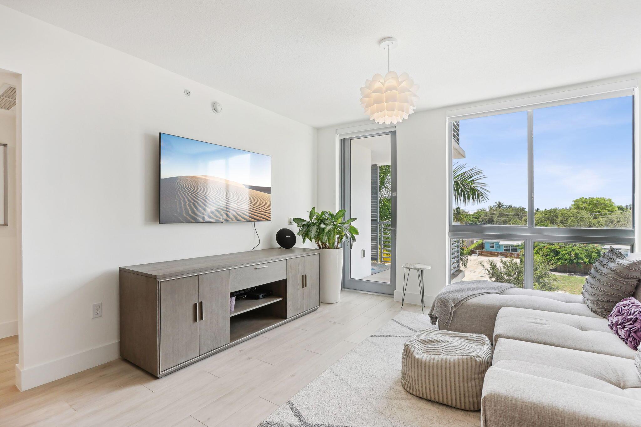 111 SE 1st Avenue 412