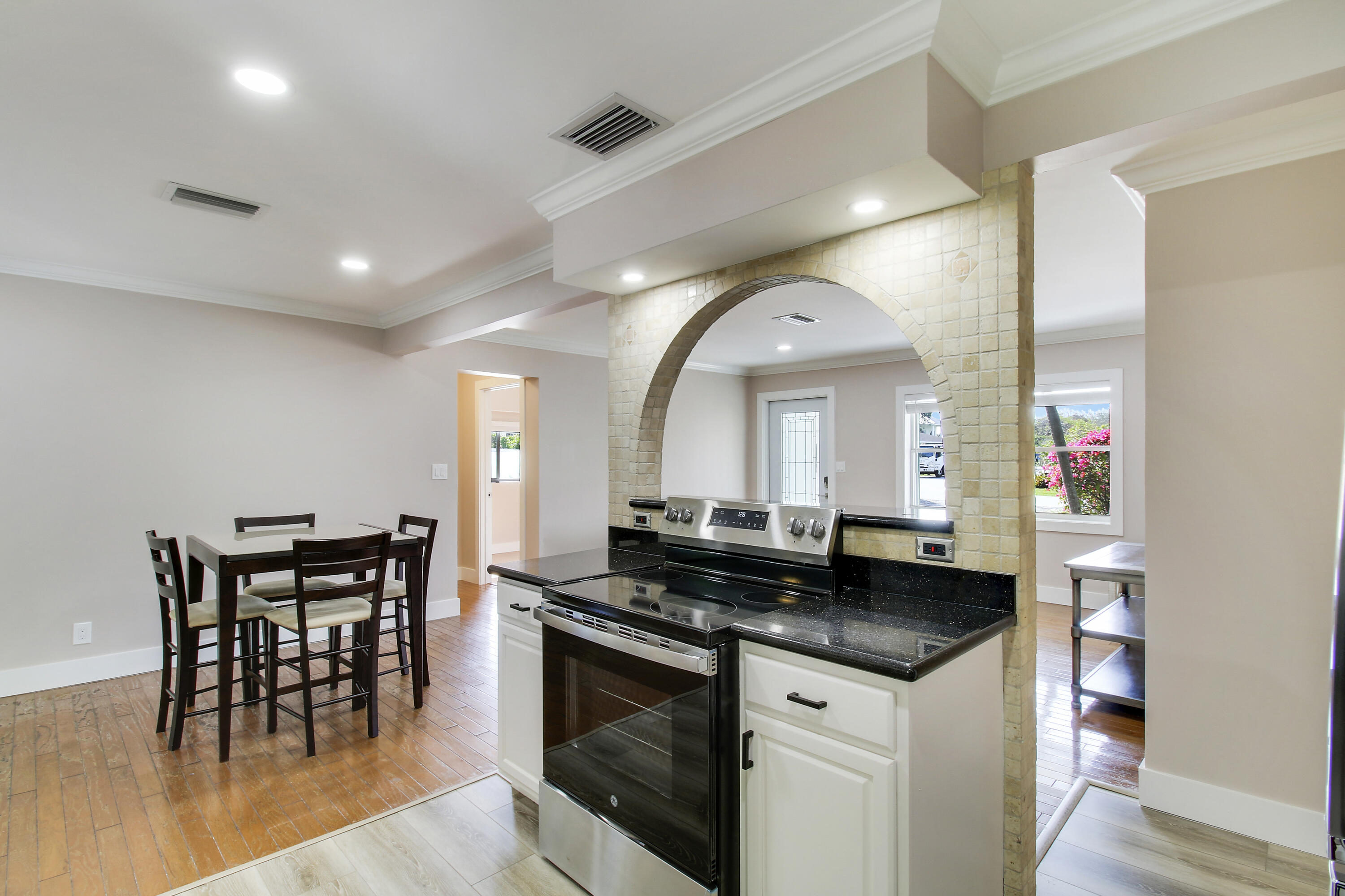 234 S Seacrest Circle