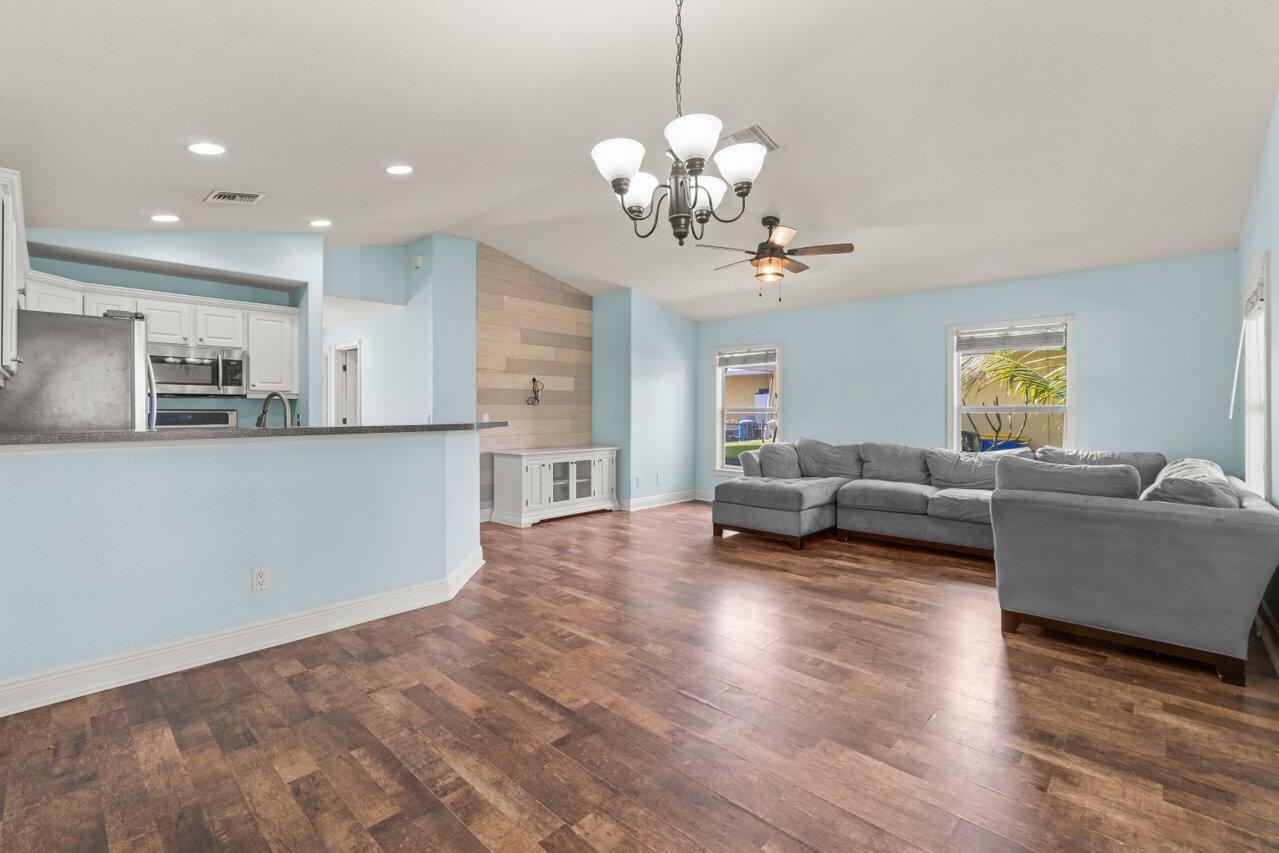 3044 SE Orange Tree Place