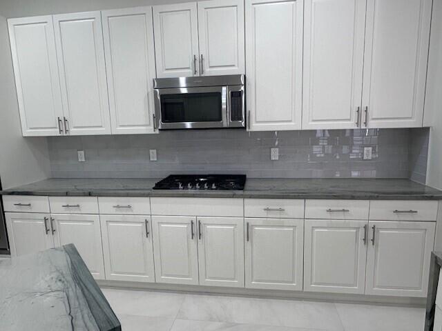 703 Voyager Lane