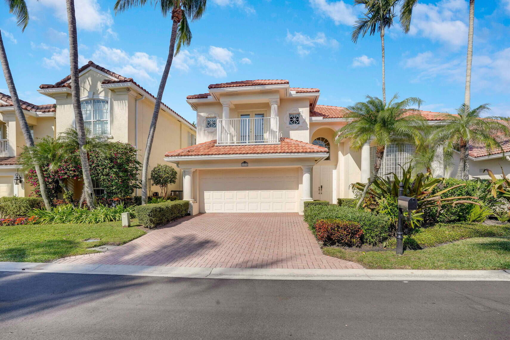 703 Voyager Lane