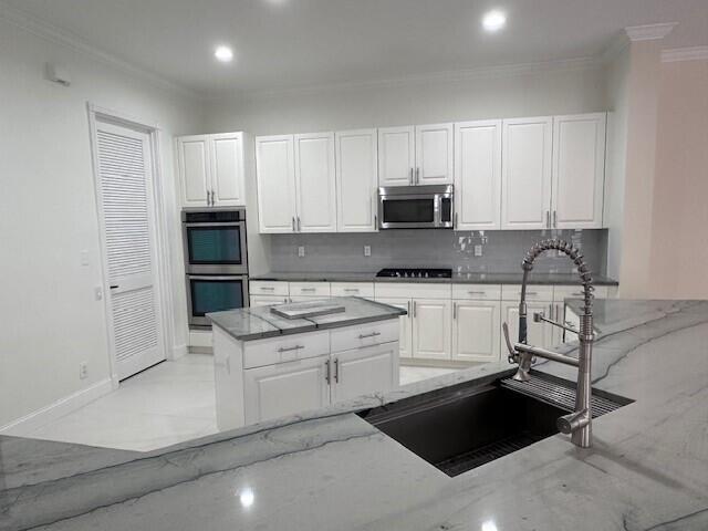 703 Voyager Lane