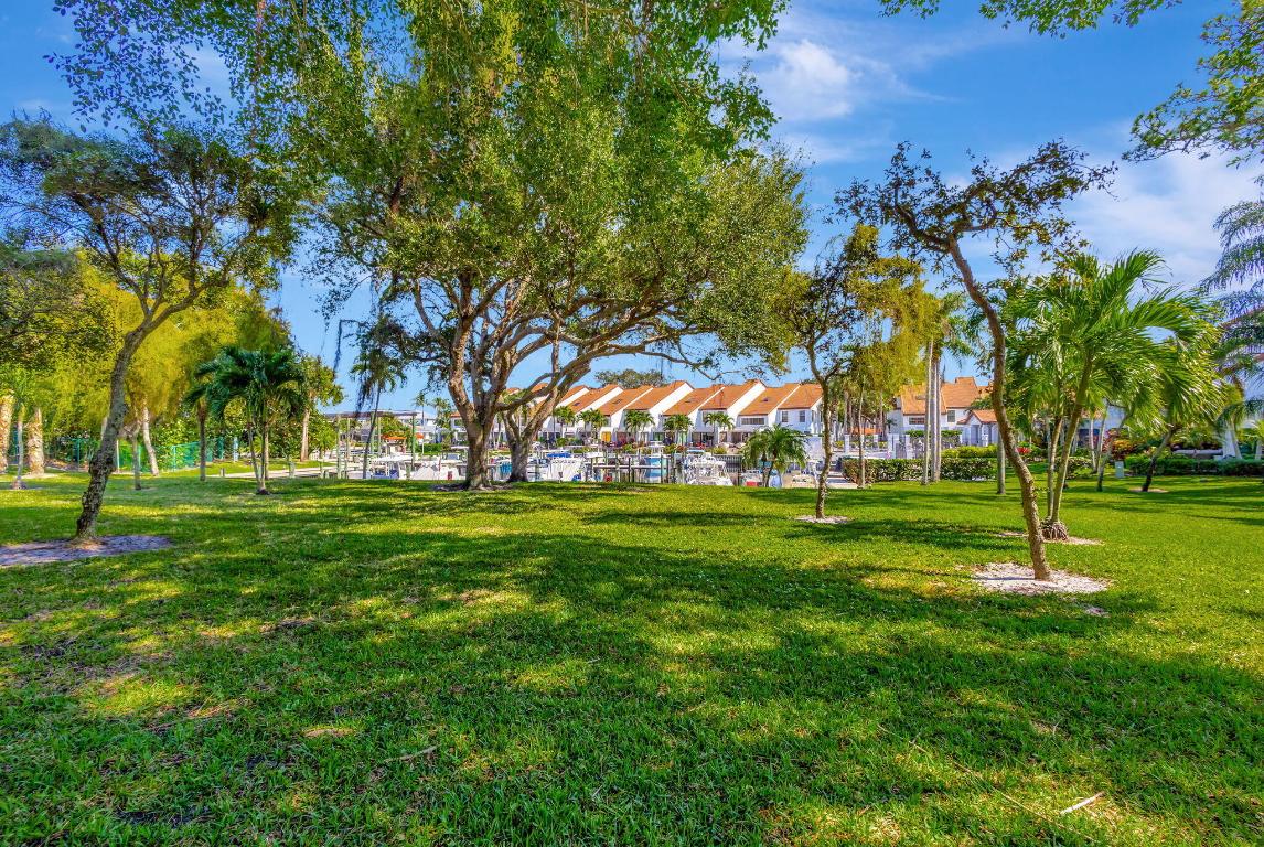 2439 Treasure Isle Drive 8