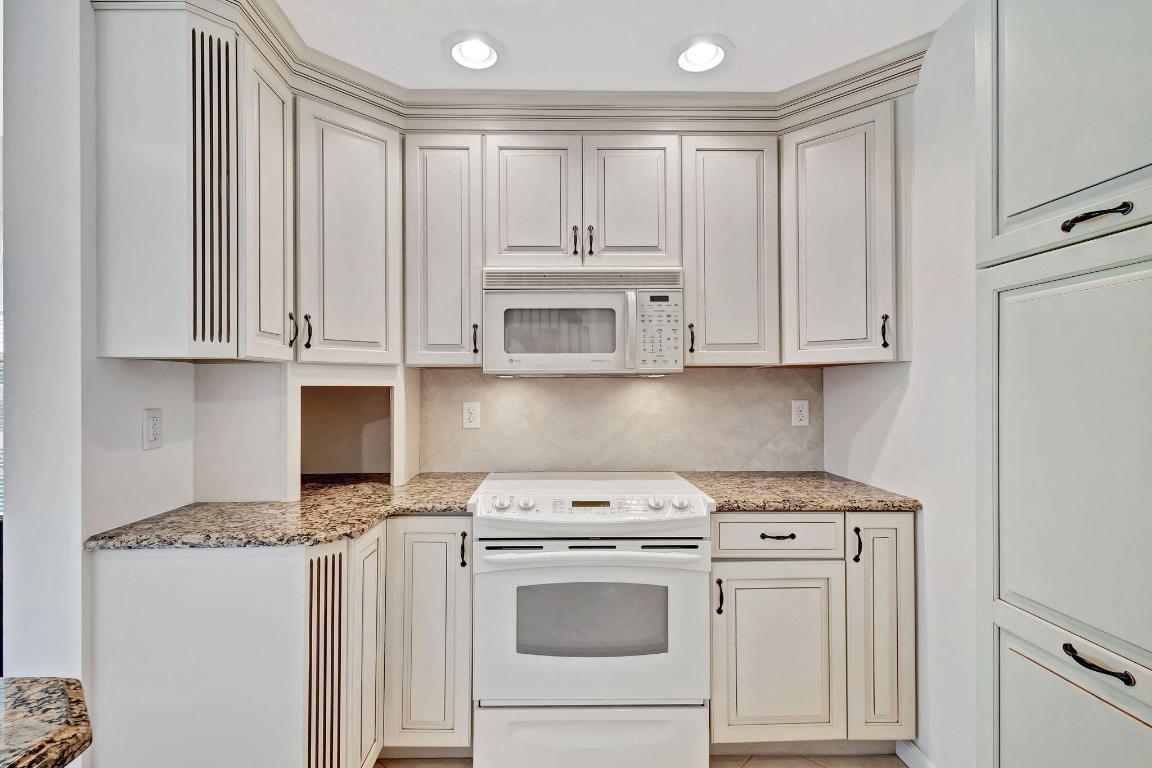 2439 Treasure Isle Drive 8