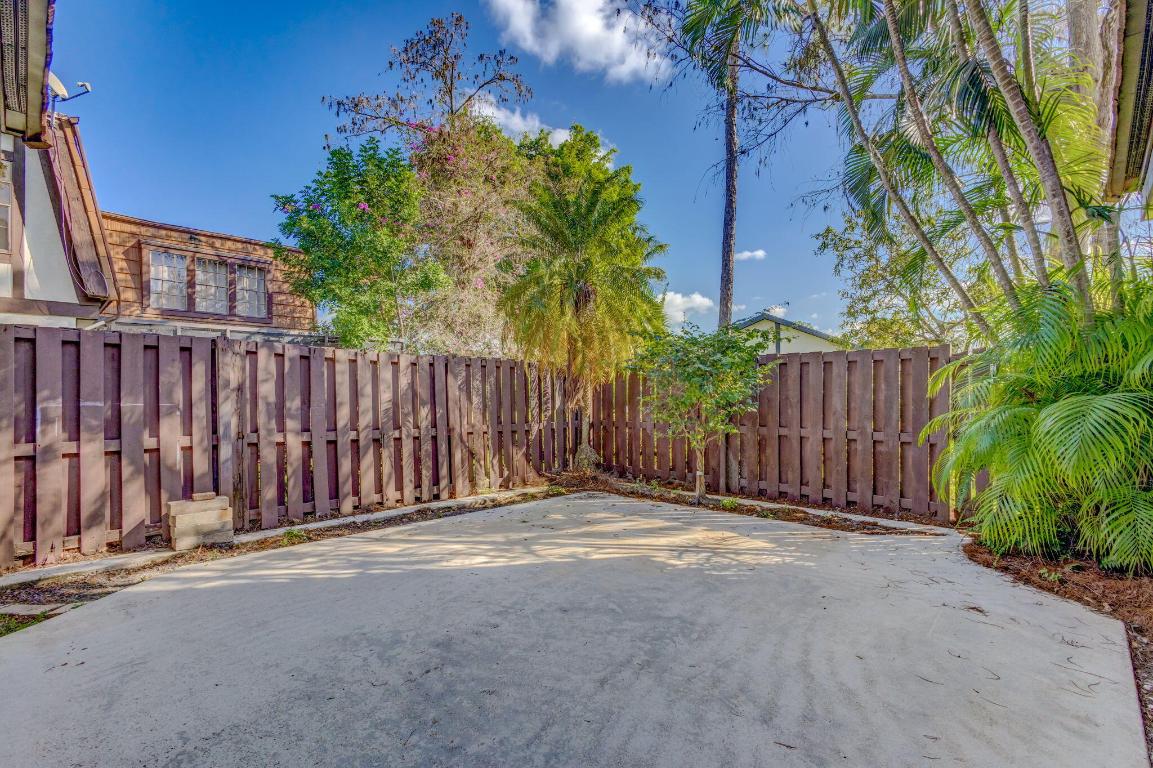 128 Weybridge B Circle B