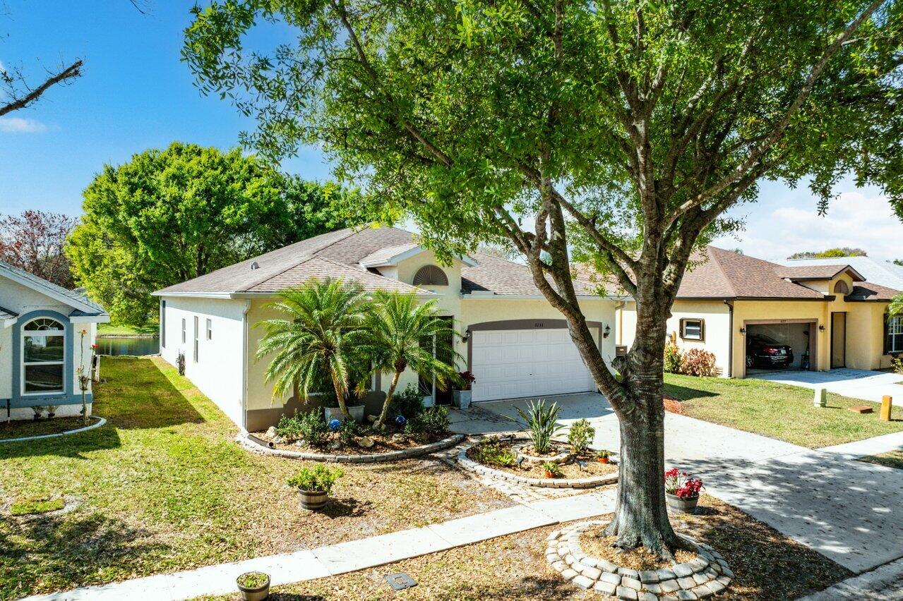 8233 Maidencane Place